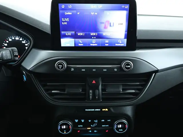 Ford Focus view 12