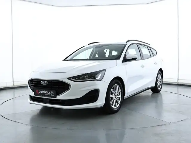Ford Focus view 3