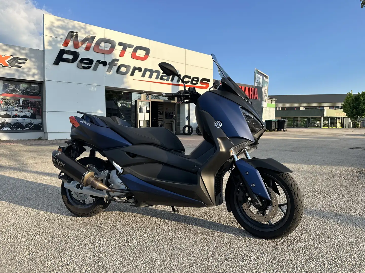 Yamaha X-Max 125 Albastru - 1