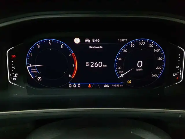 Volkswagen T-Roc view 11