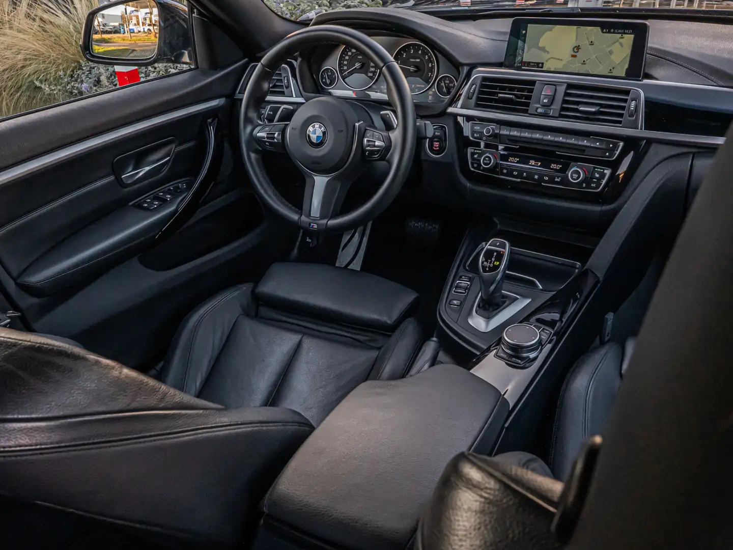 BMW 440 4-serie Gran Coupé 440i High Exe M-Sport ORG NL CA Zwart - 2