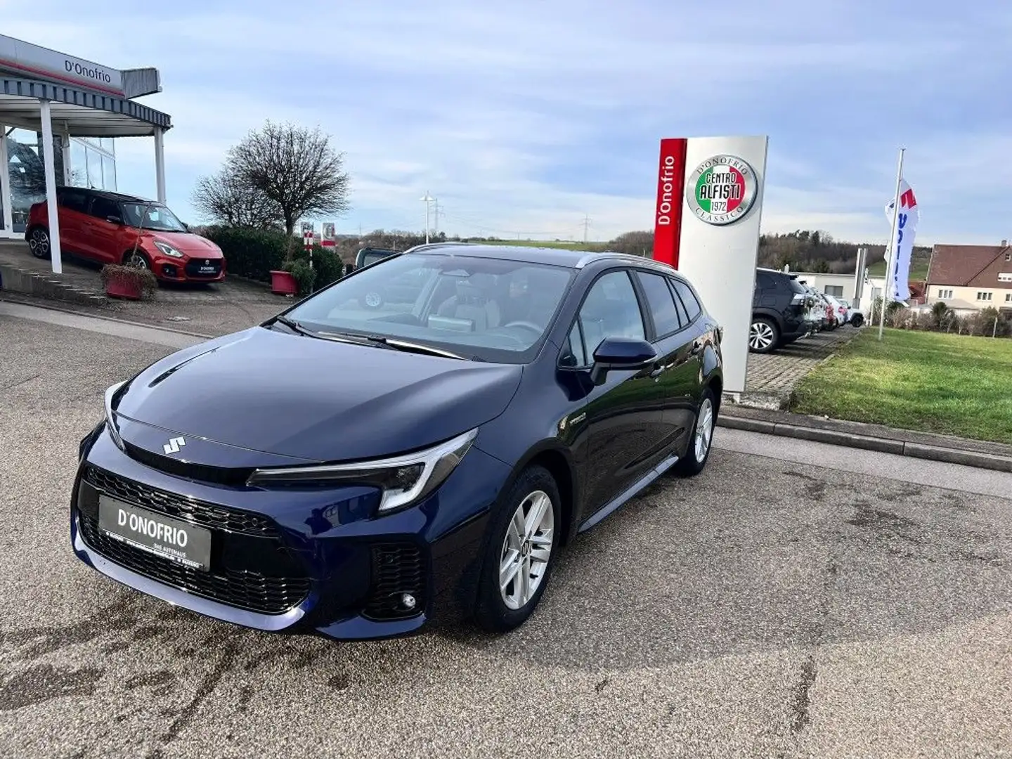 Suzuki Swace 1.8 Hybrid CVT Comfort+ - 1