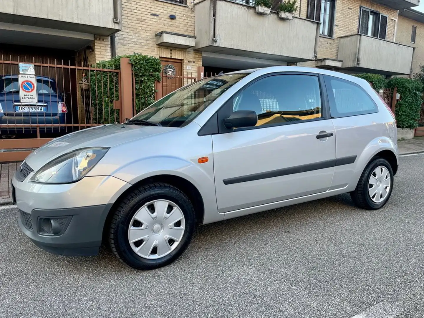 Ford Fiesta Fiesta 1.4 tdci Plus N1 Autocarro COME NUOVA Silver - 1