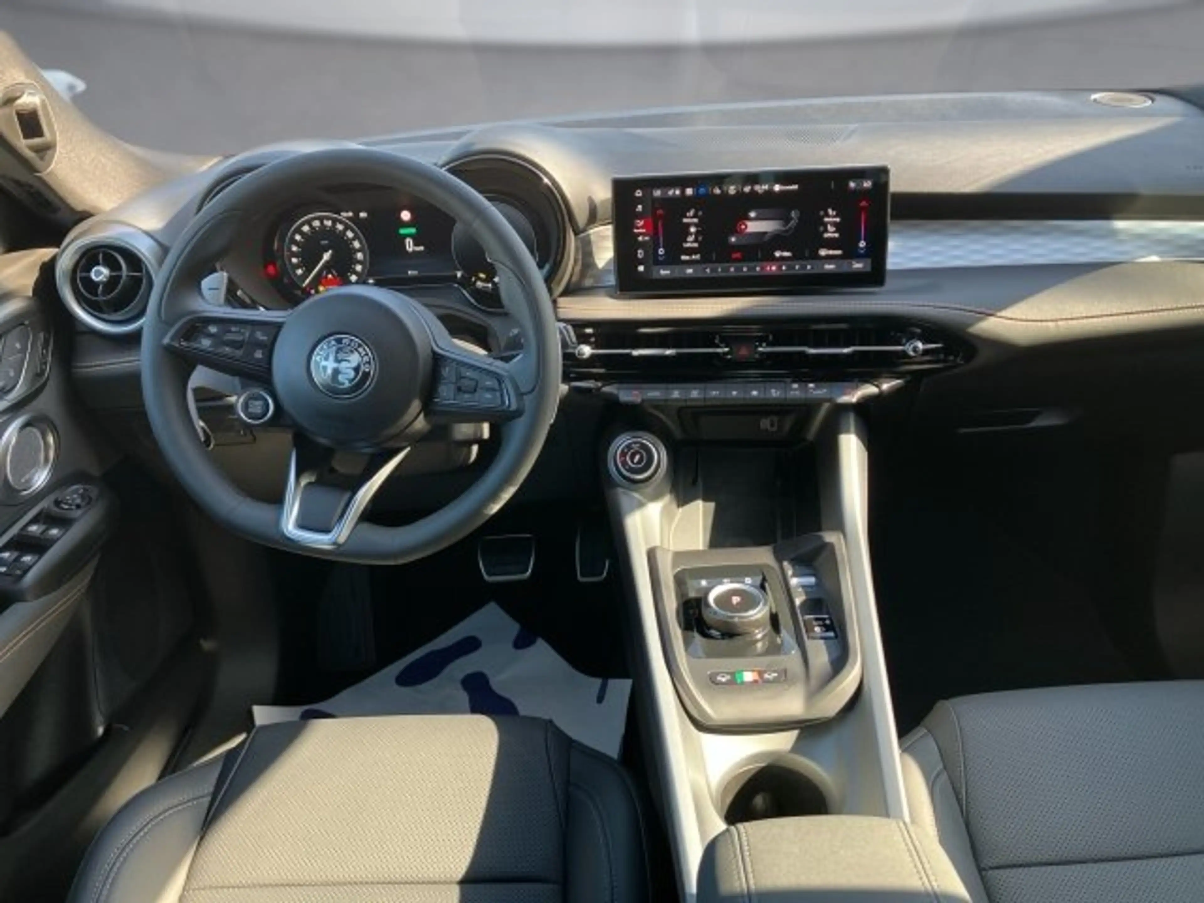 Alfa Romeo Tonale Ibrida 1.5 175PS FWD TI — photo 9