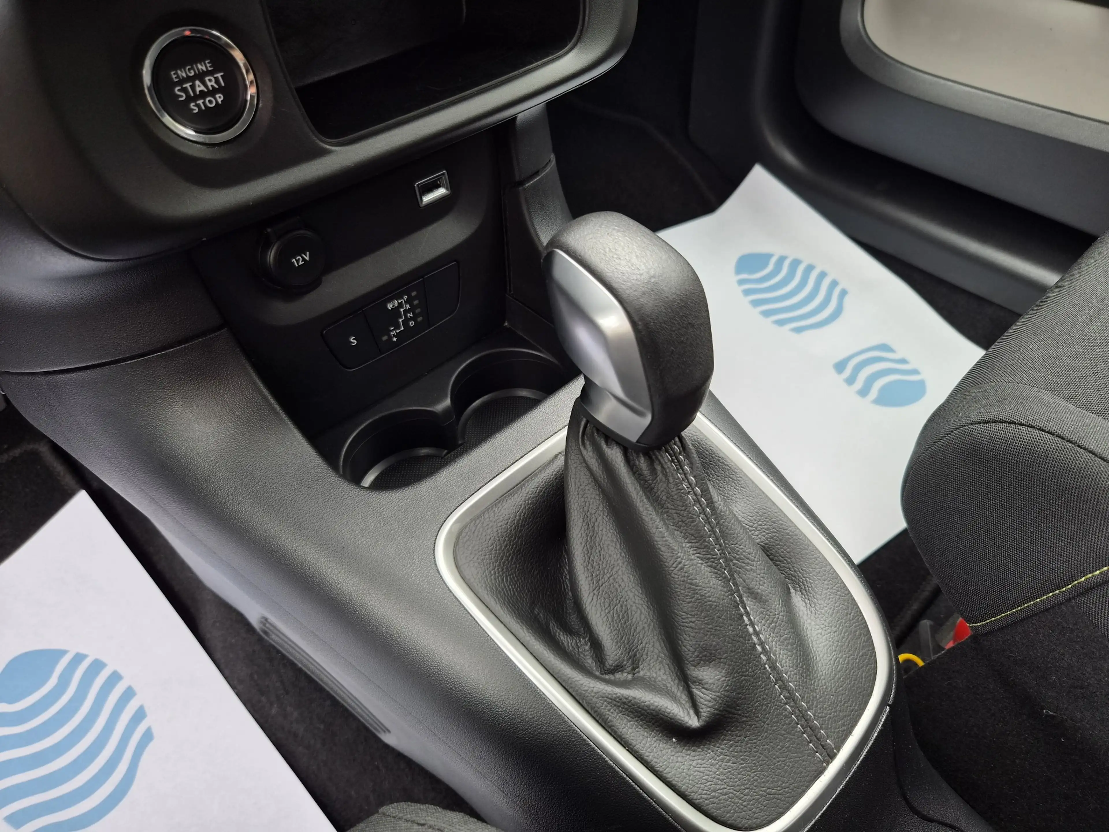 Citroen C3 1.2 Shine S / CAMERA / CARPLAY / NAVI / *TOP DEAL* — photo 12
