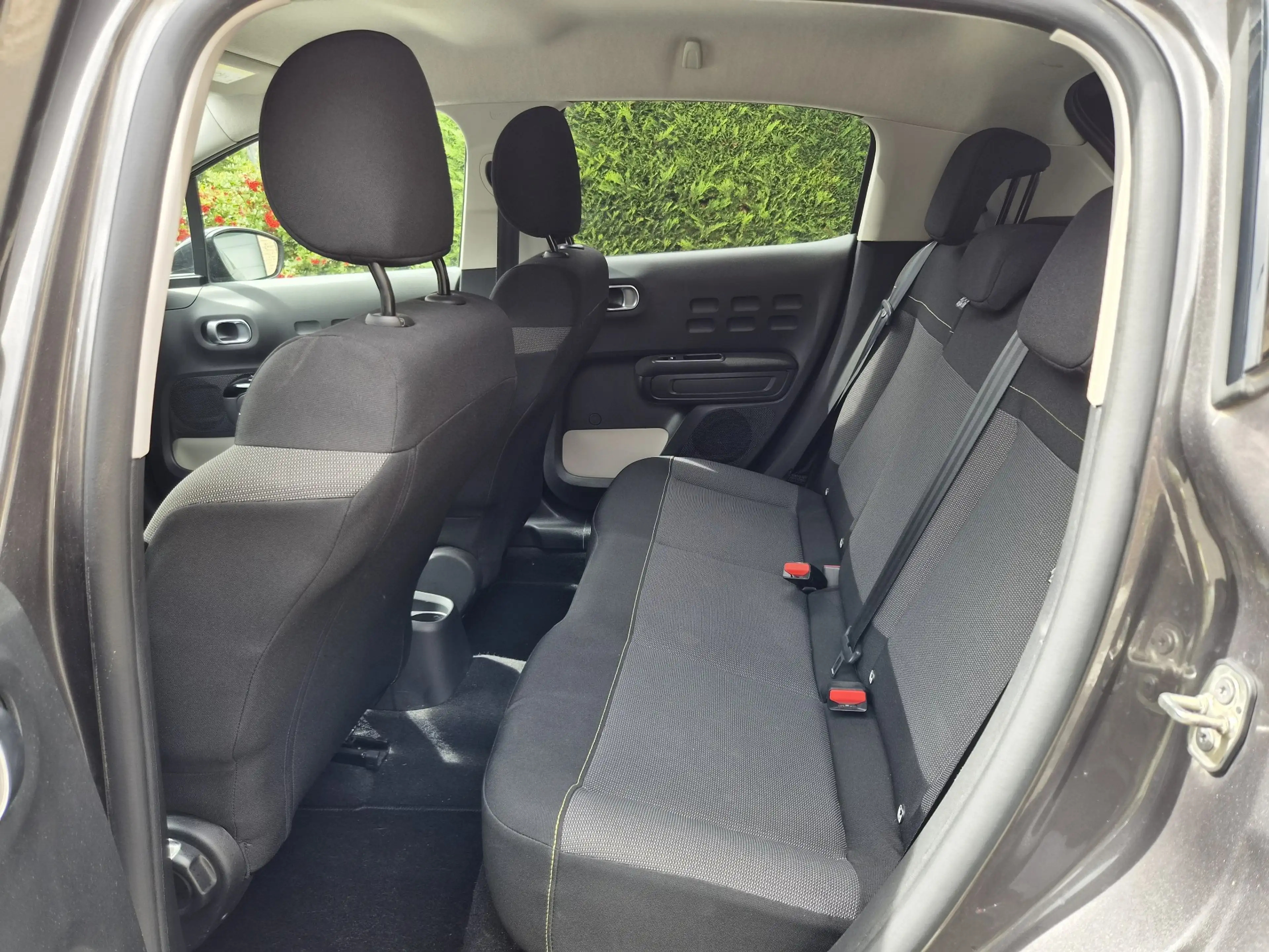 Citroen C3 1.2 Shine S / CAMERA / CARPLAY / NAVI / *TOP DEAL* — photo 9