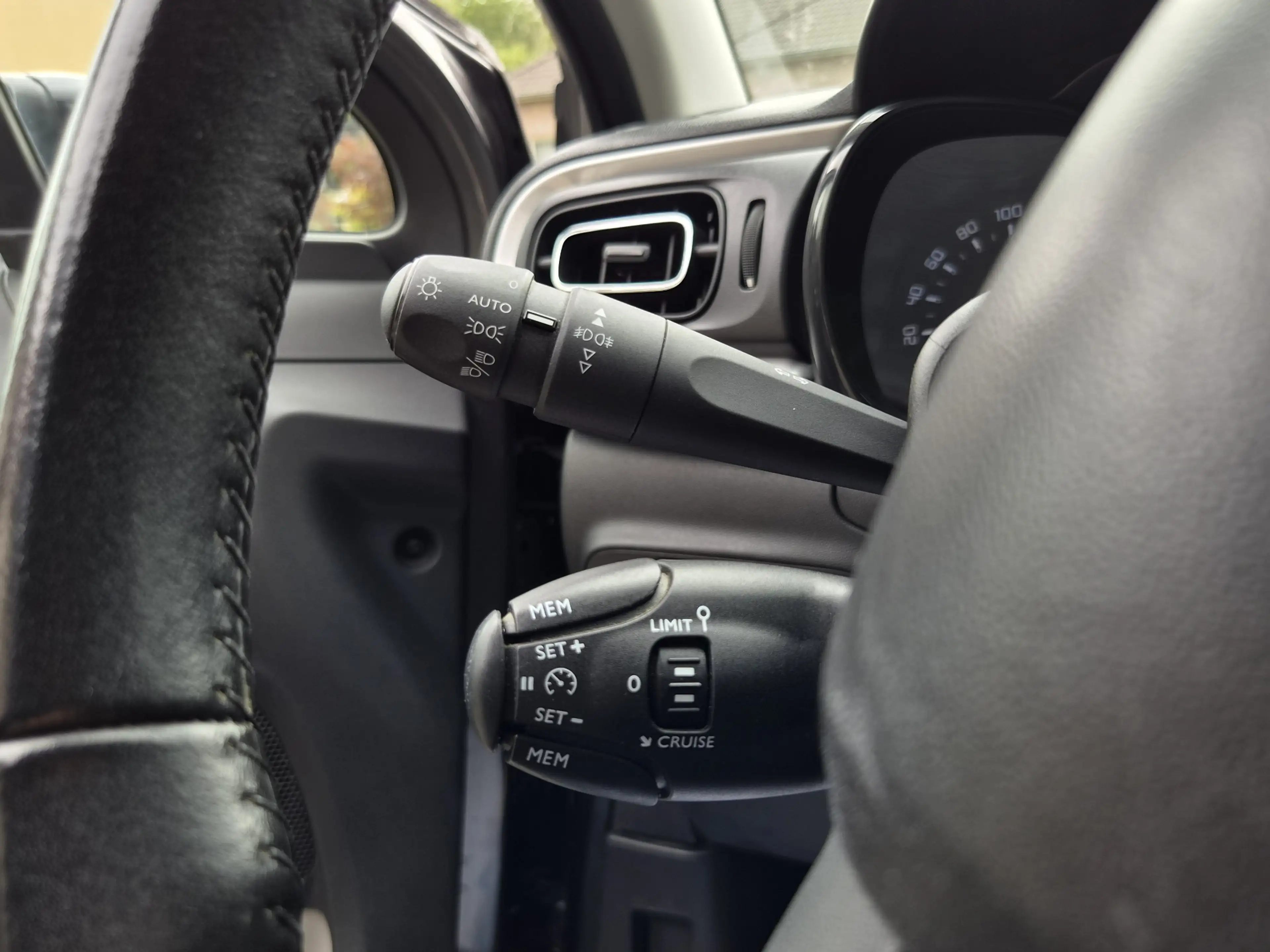Citroen C3 1.2 Shine S / CAMERA / CARPLAY / NAVI / *TOP DEAL* — photo 15