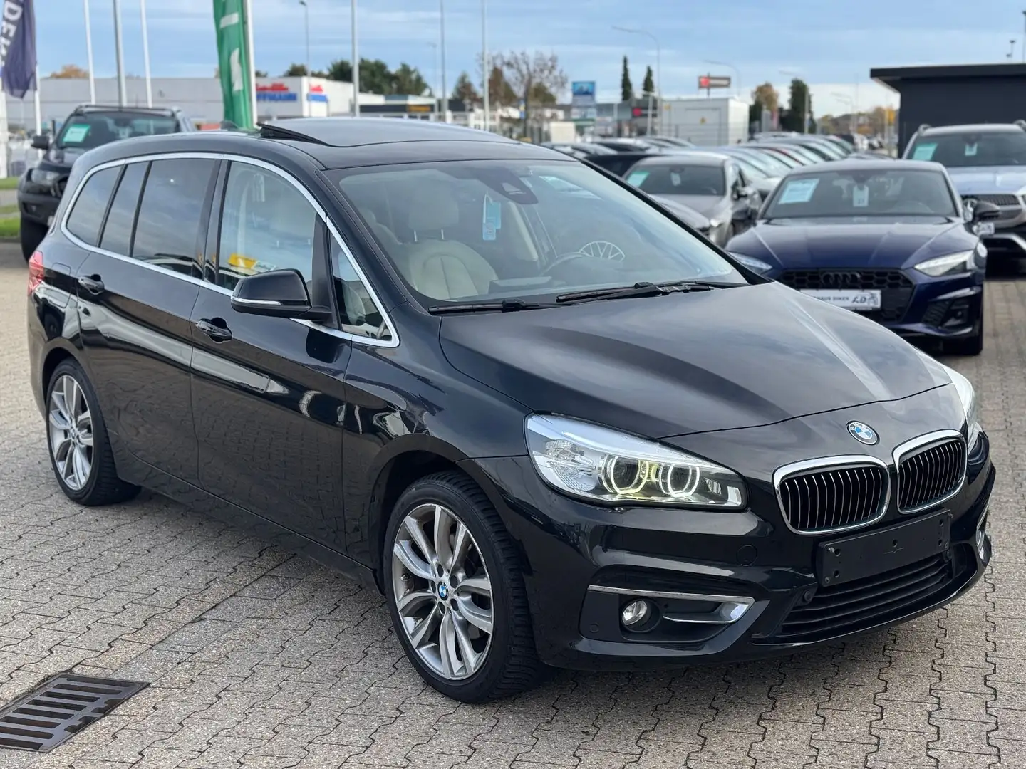 BMW 218 Luxury Line Automatik,Leder Schwarz - 2