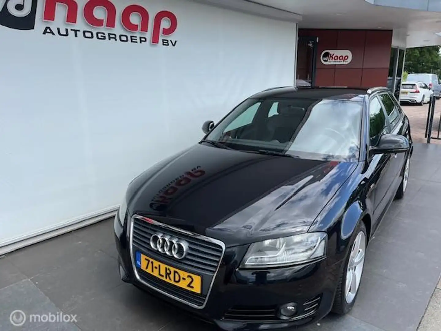 Audi A3 Sportback 1.8 TFSI s-line sportback Zwart - 2