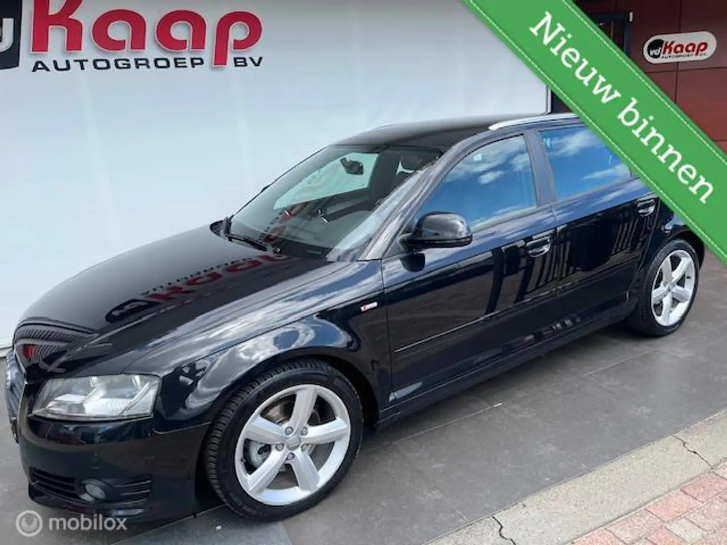 Audi A3 Sportback 1.8 TFSI s-line sportback Zwart - 1