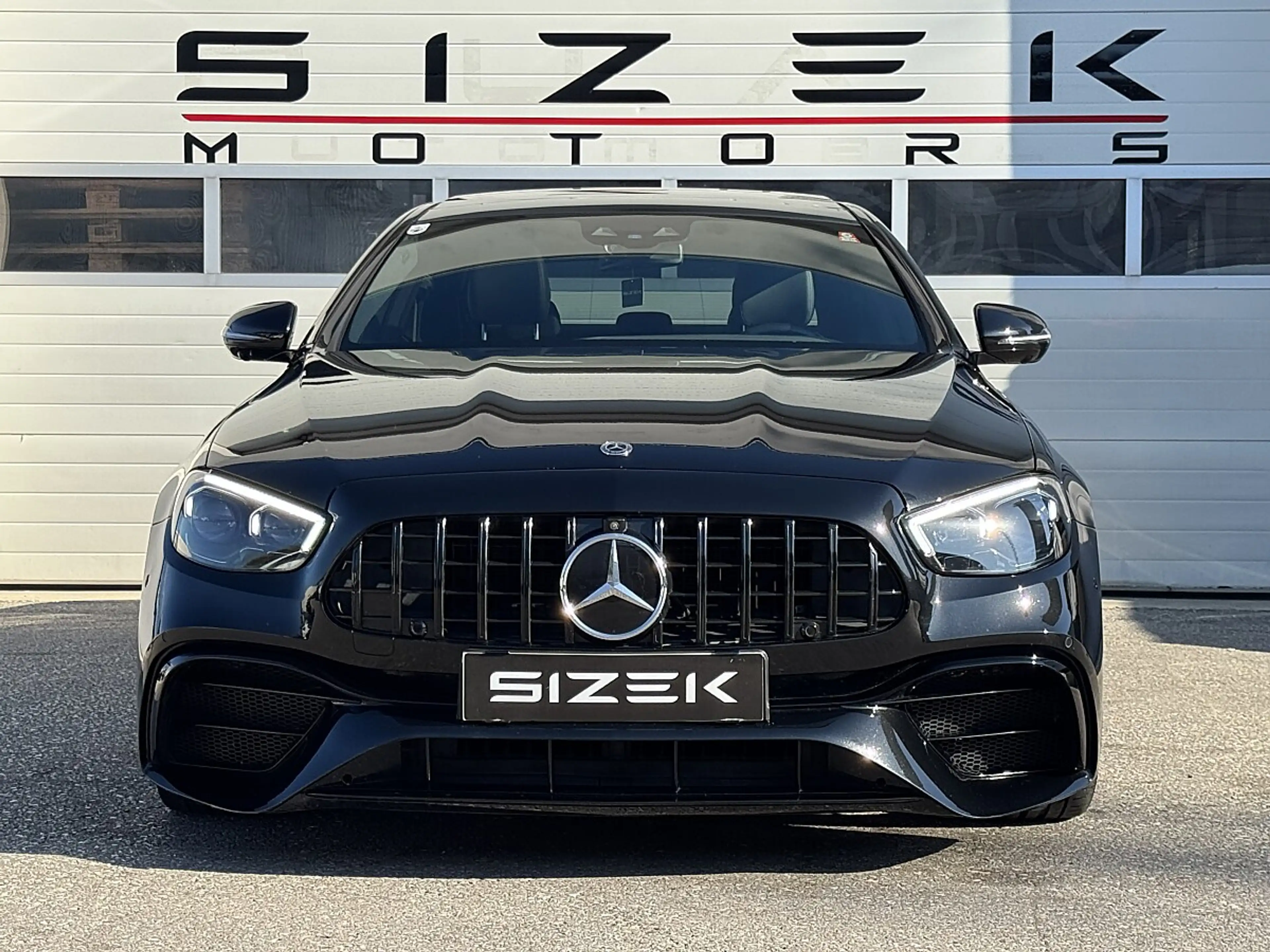 Mercedes-Benz E 400 d 4MATIC Aut. AMG 63 LOOK|PANO|360°|DISTRONIC| ... — photo 4