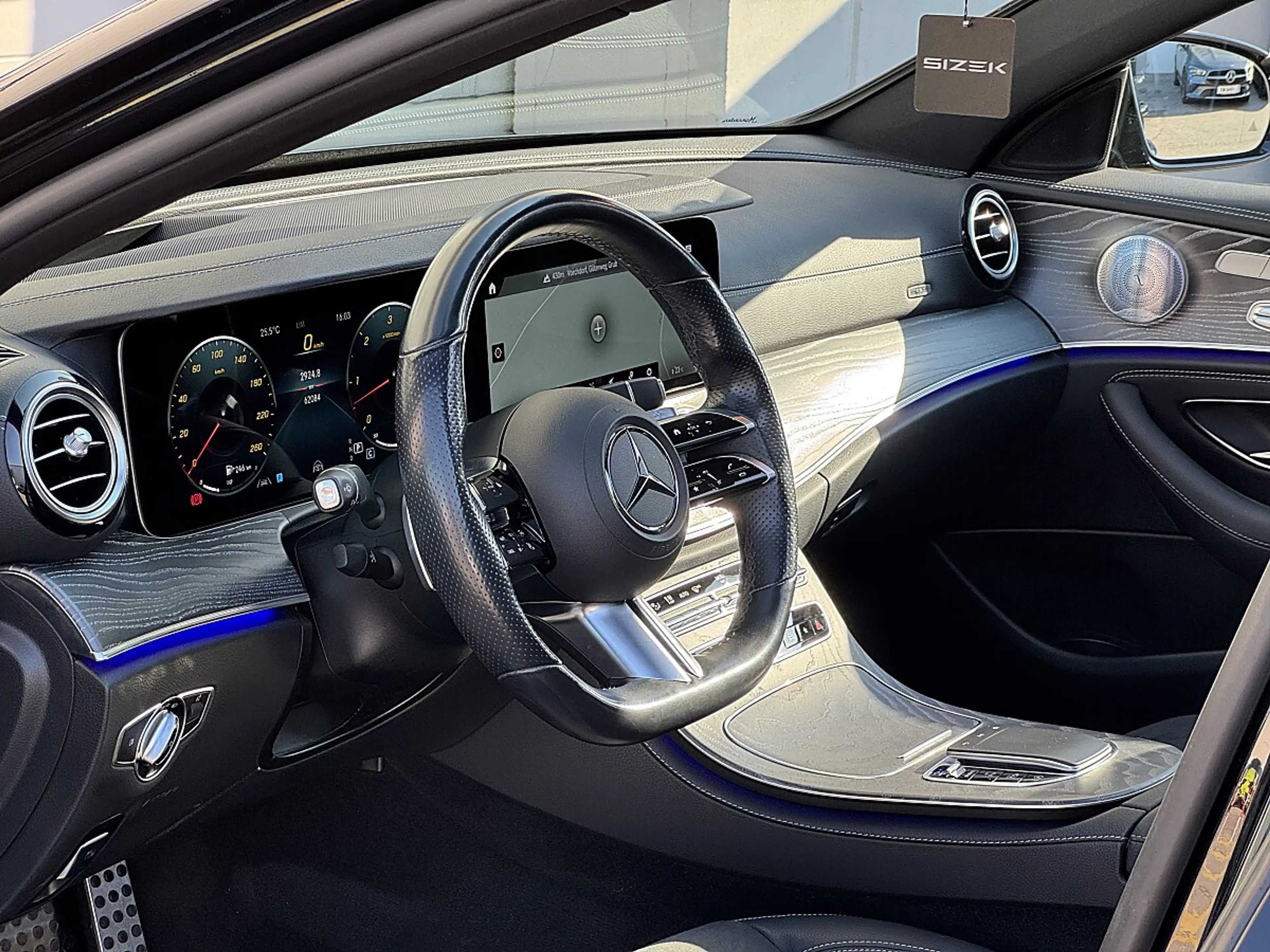 Mercedes-Benz E 400 d 4MATIC Aut. AMG 63 LOOK|PANO|360°|DISTRONIC| ... — photo 7