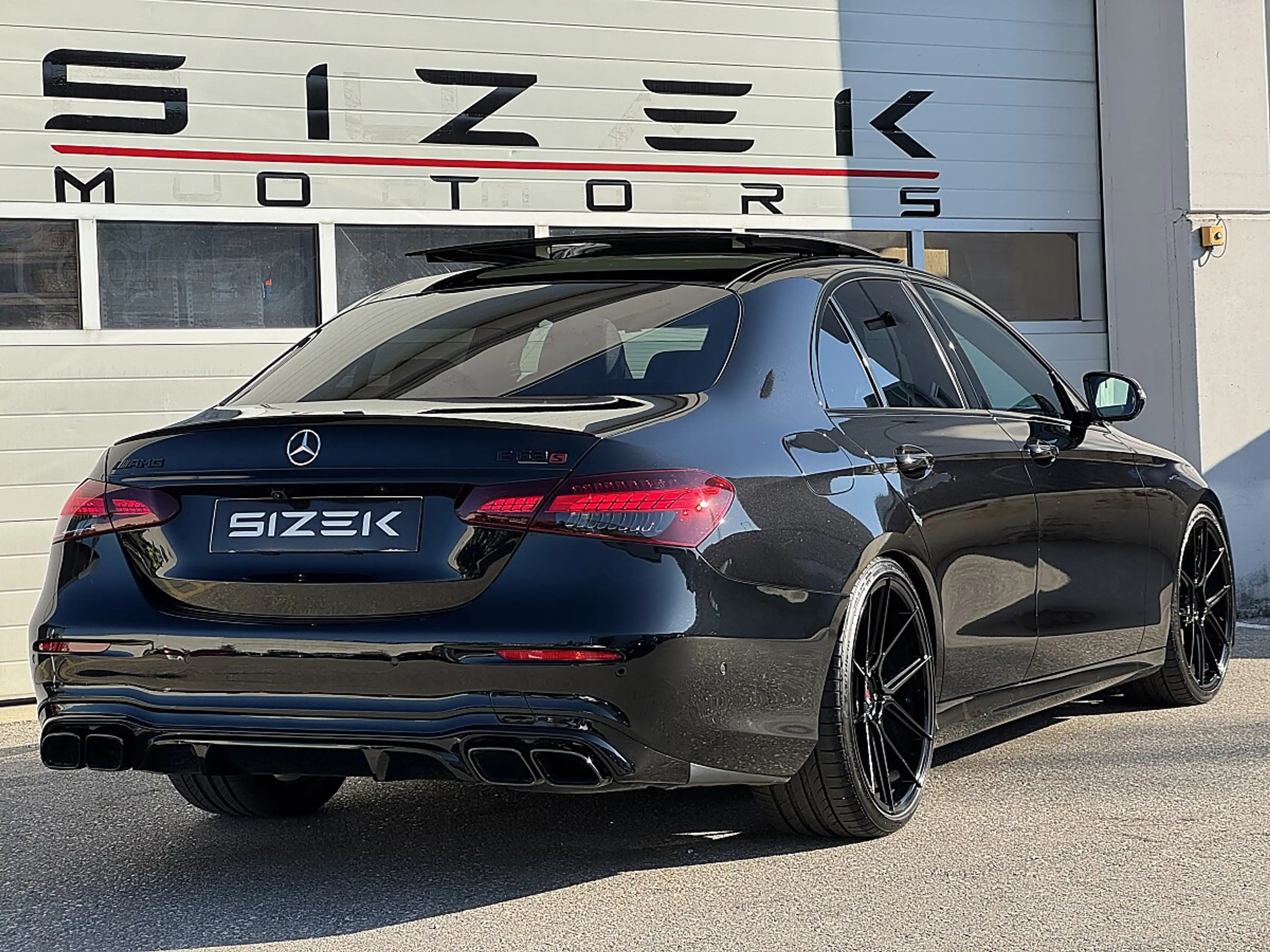 Mercedes-Benz E 400 d 4MATIC Aut. AMG 63 LOOK|PANO|360°|DISTRONIC| ... — photo 3