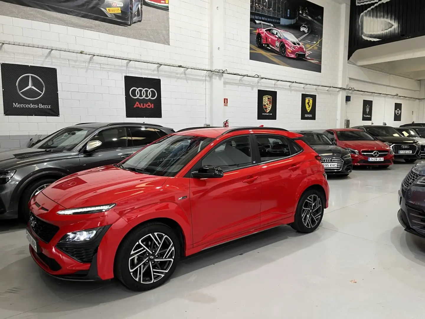 Hyundai KONA 1.0 TGDI Nline 30 Aniversario 4x2 Rojo - 2