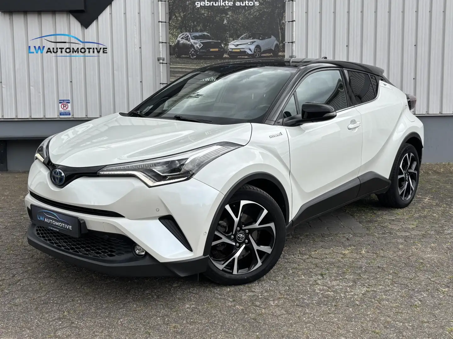 Toyota C-HR 1.8 Hybrid Bi-Tone Plus | Full LED | JBL | Dodehoe Wit - 1
