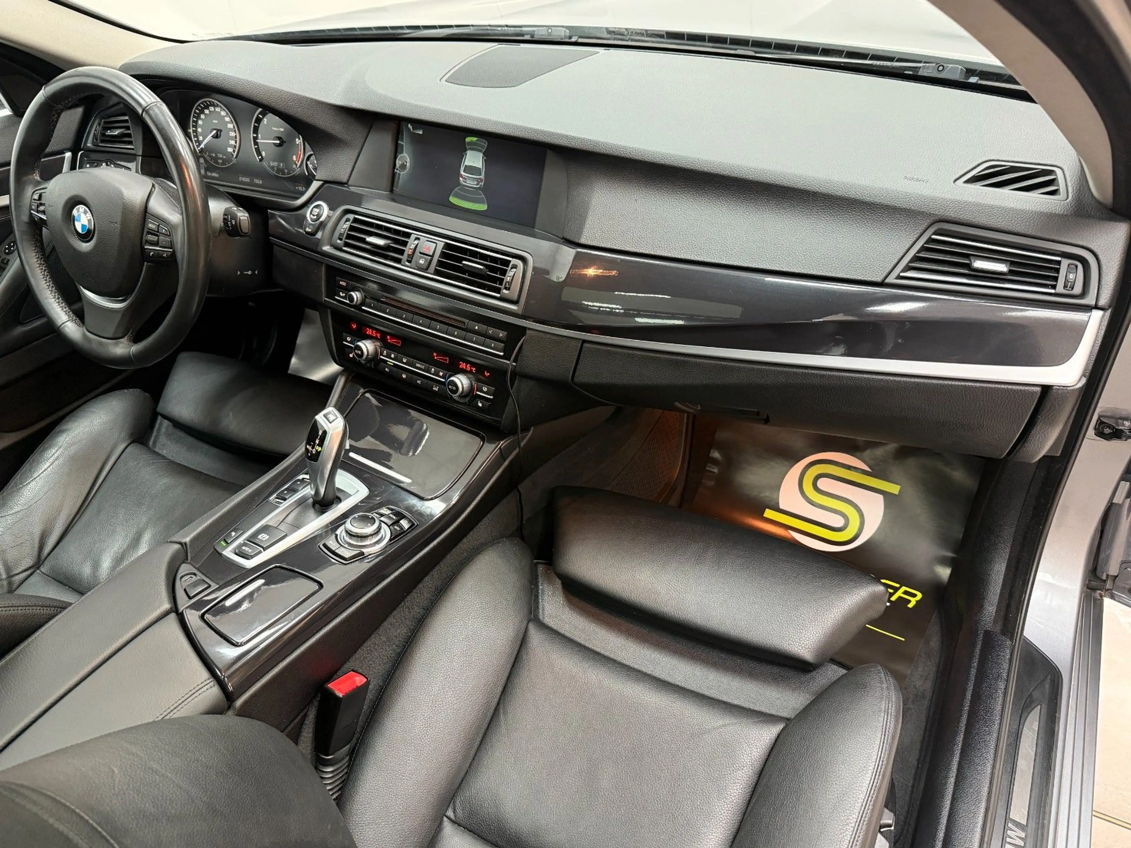 BMW 525 d / PANORAMA / LEDER / MEMORY / AHK — photo 10
