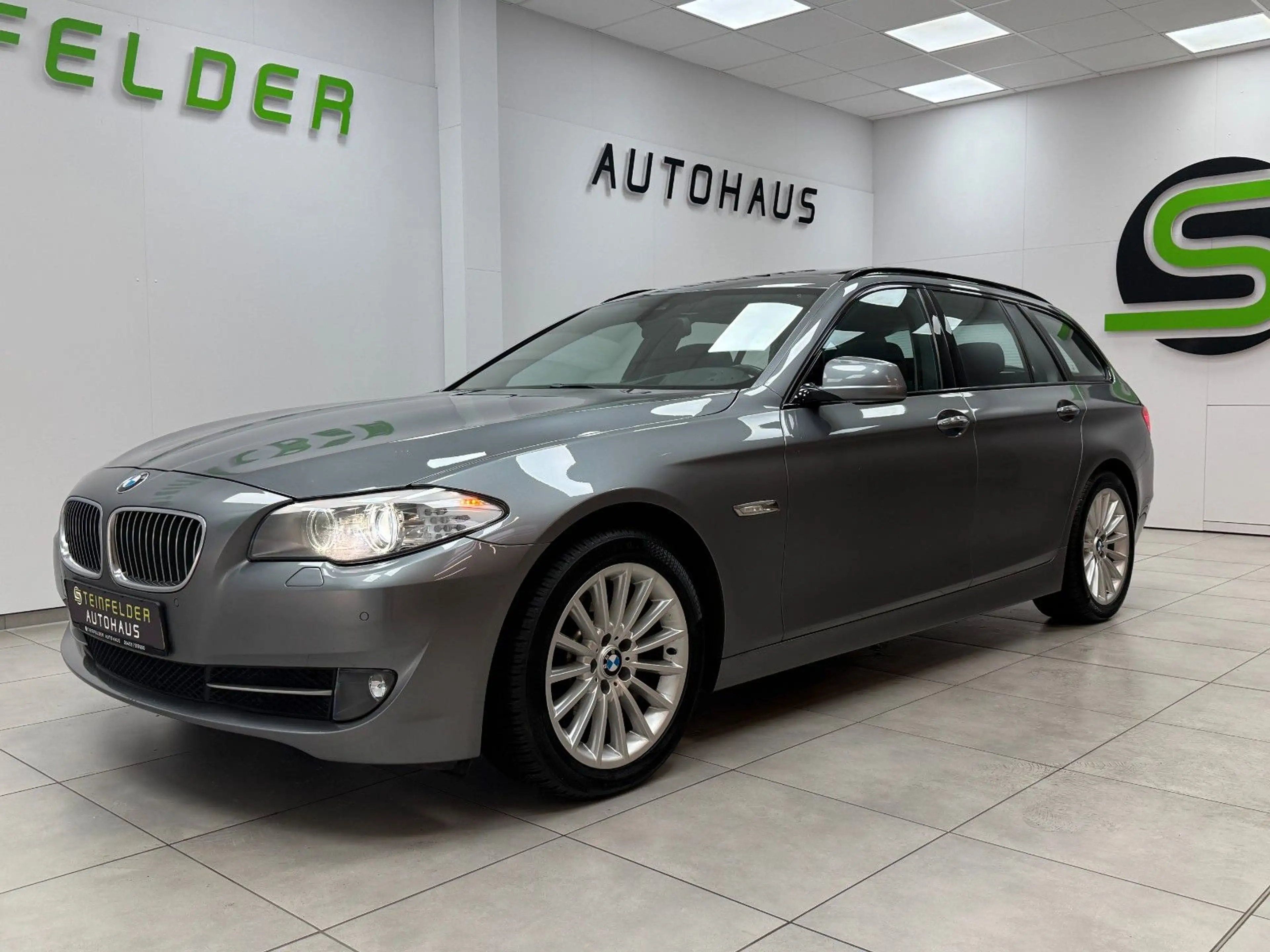 BMW 525 d / PANORAMA / LEDER / MEMORY / AHK — photo 3