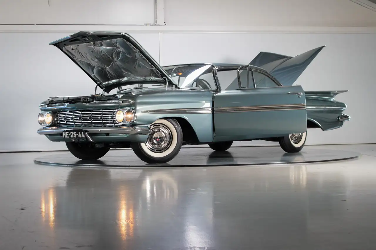 Chevrolet Impala Coupe | 283 V8 | 3-Speed | Original European Expor, foto 2