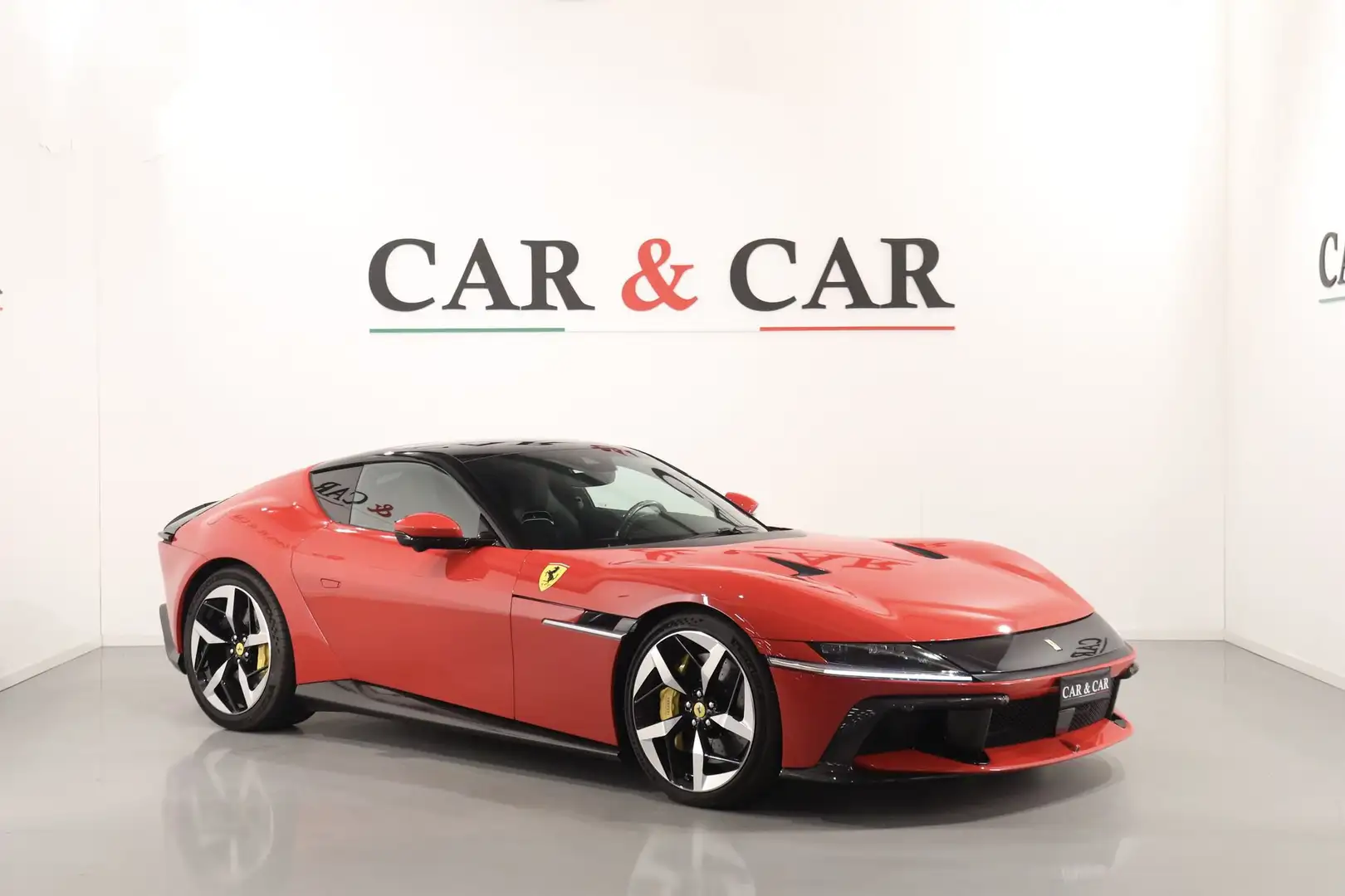 Ferrari 12 Cilindri Coupé Rood - 1