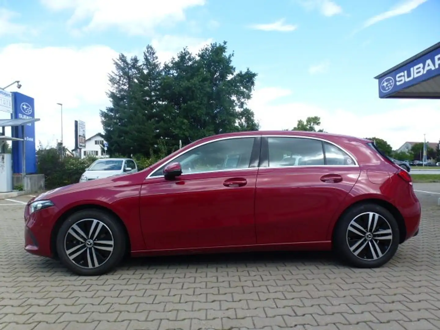 Mercedes-Benz A 200 4Matic 8G-DCT Advanced Progressive Rosso - 2