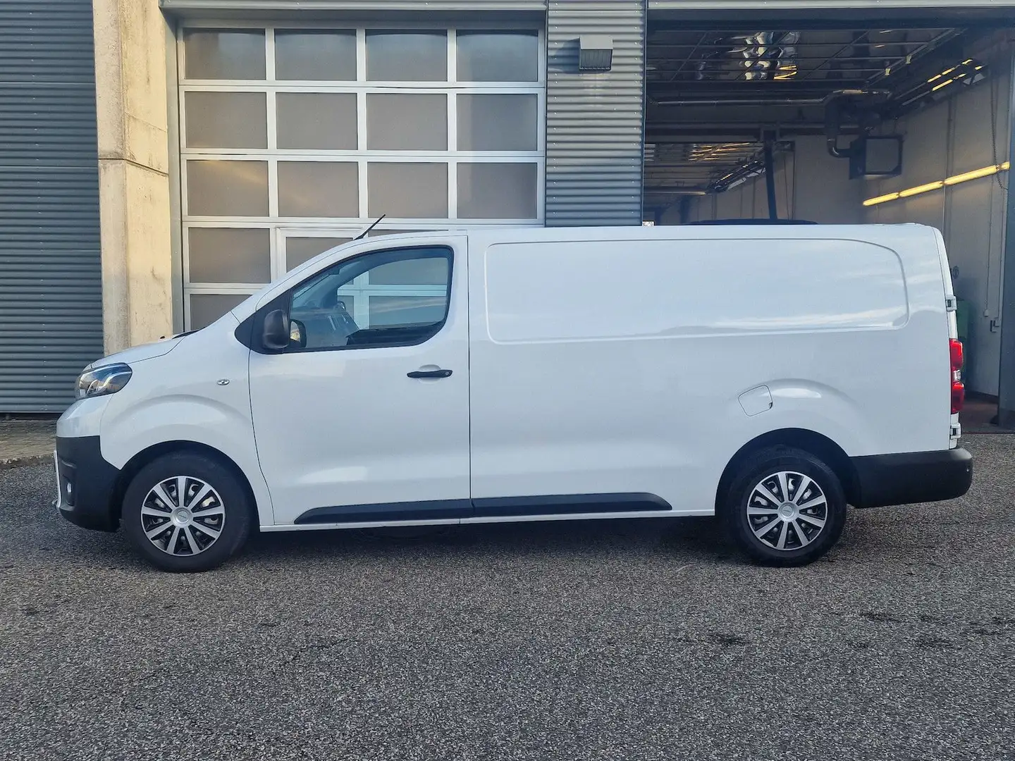 Toyota Proace 2.0 D Kasten L2 Meister Klima NAVI Blanc - 2