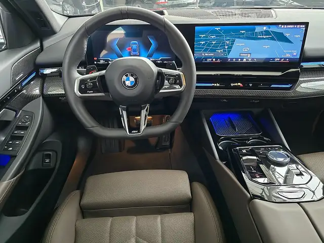 BMW 520 d xDrive Touring -Modell G61 M-Aerodynamikpaket Ansicht 9