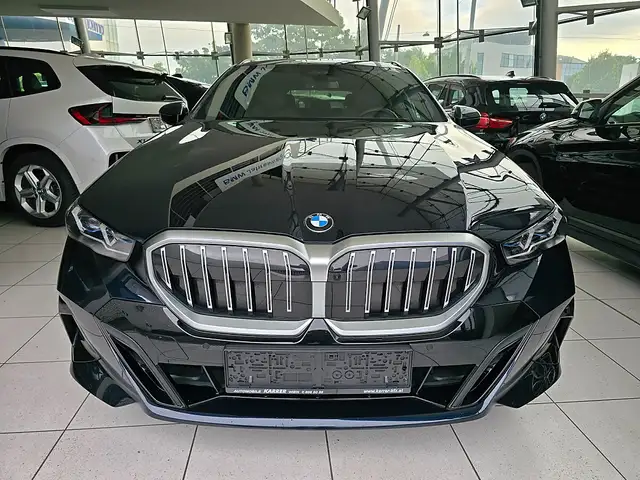 BMW 520 d xDrive Touring -Modell G61 M-Aerodynamikpaket Ansicht 3