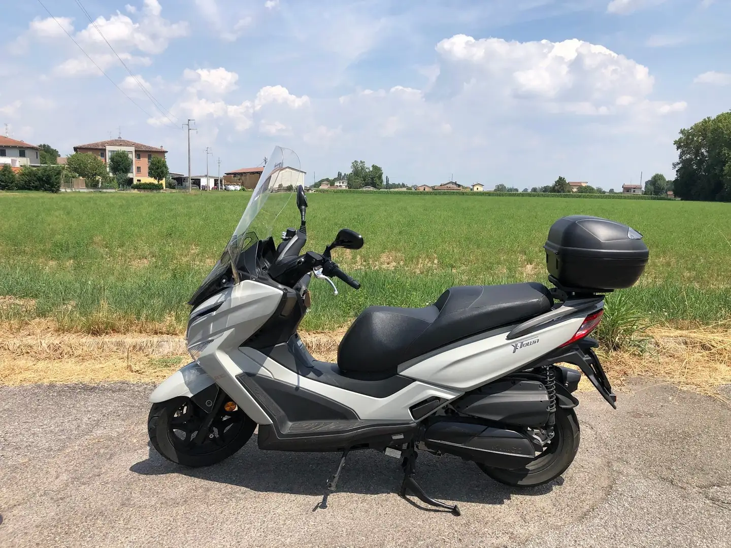 Kymco X-Town 300 Grey - 1
