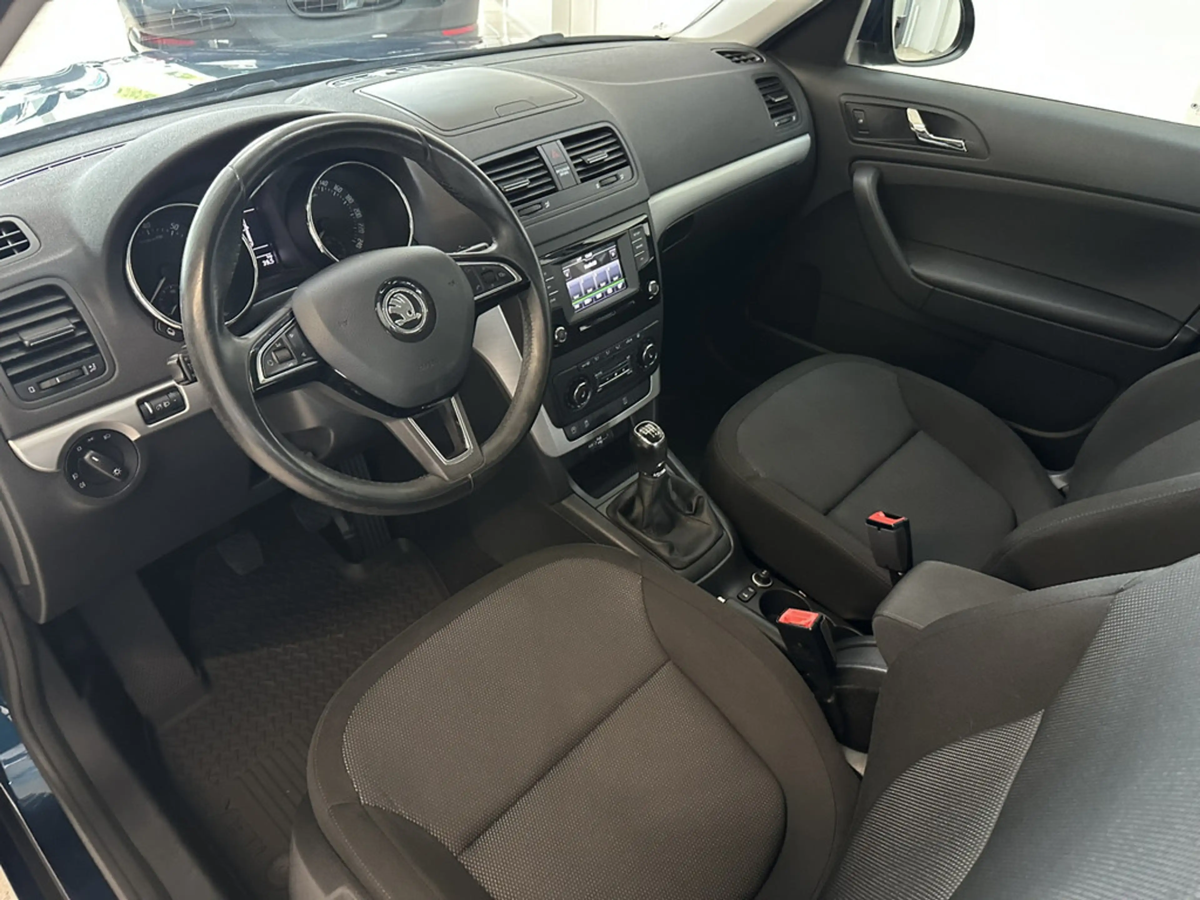 Skoda Yeti 1.2 TSI Ambition Green tec KLIMA PDC SHZ — photo 12