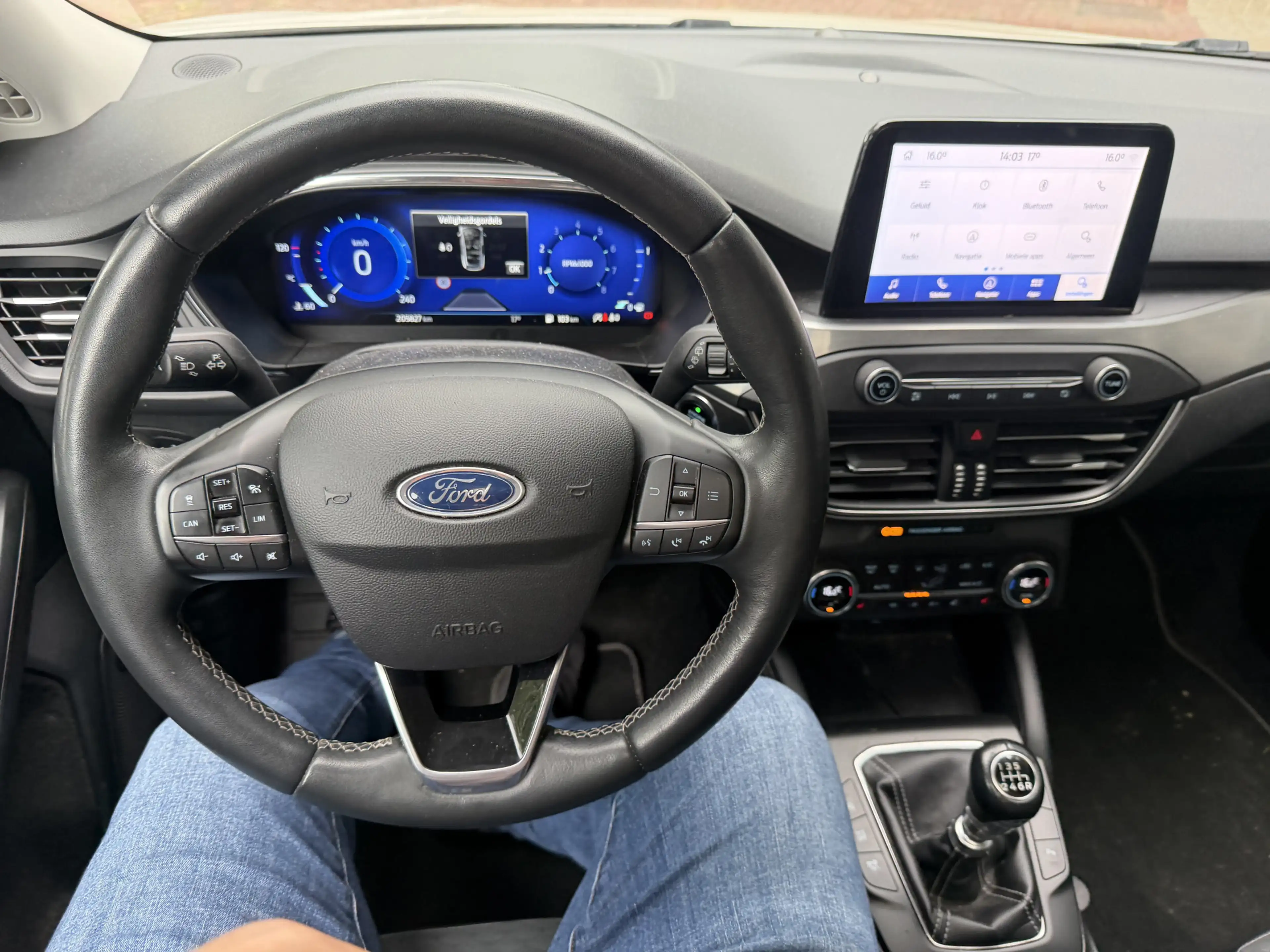 Ford Focus Wagon 1.0 EcoBoost Hybrid Titanium X Business Bj 2 — photo 9