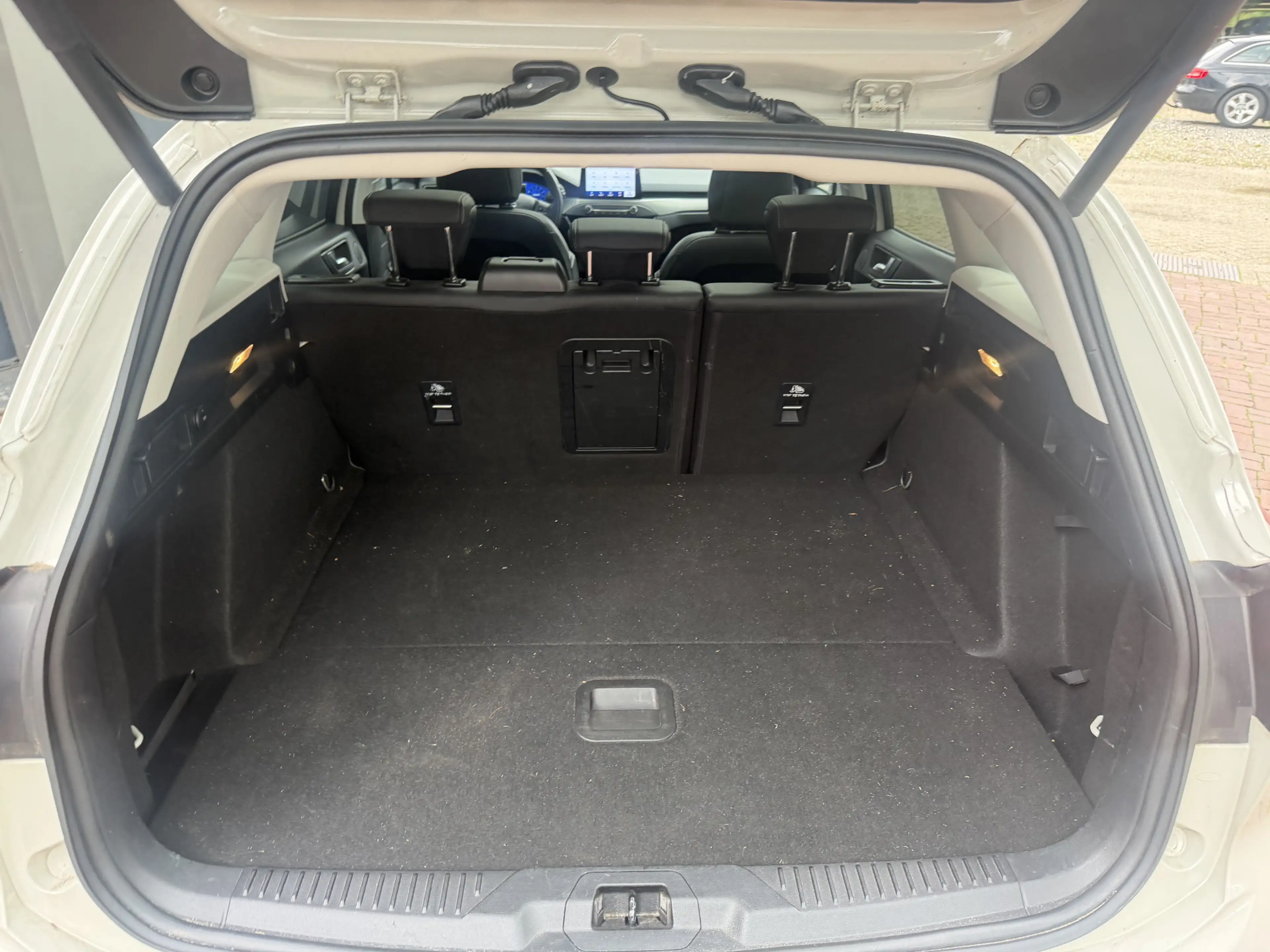 Ford Focus Wagon 1.0 EcoBoost Hybrid Titanium X Business Bj 2 — photo 11