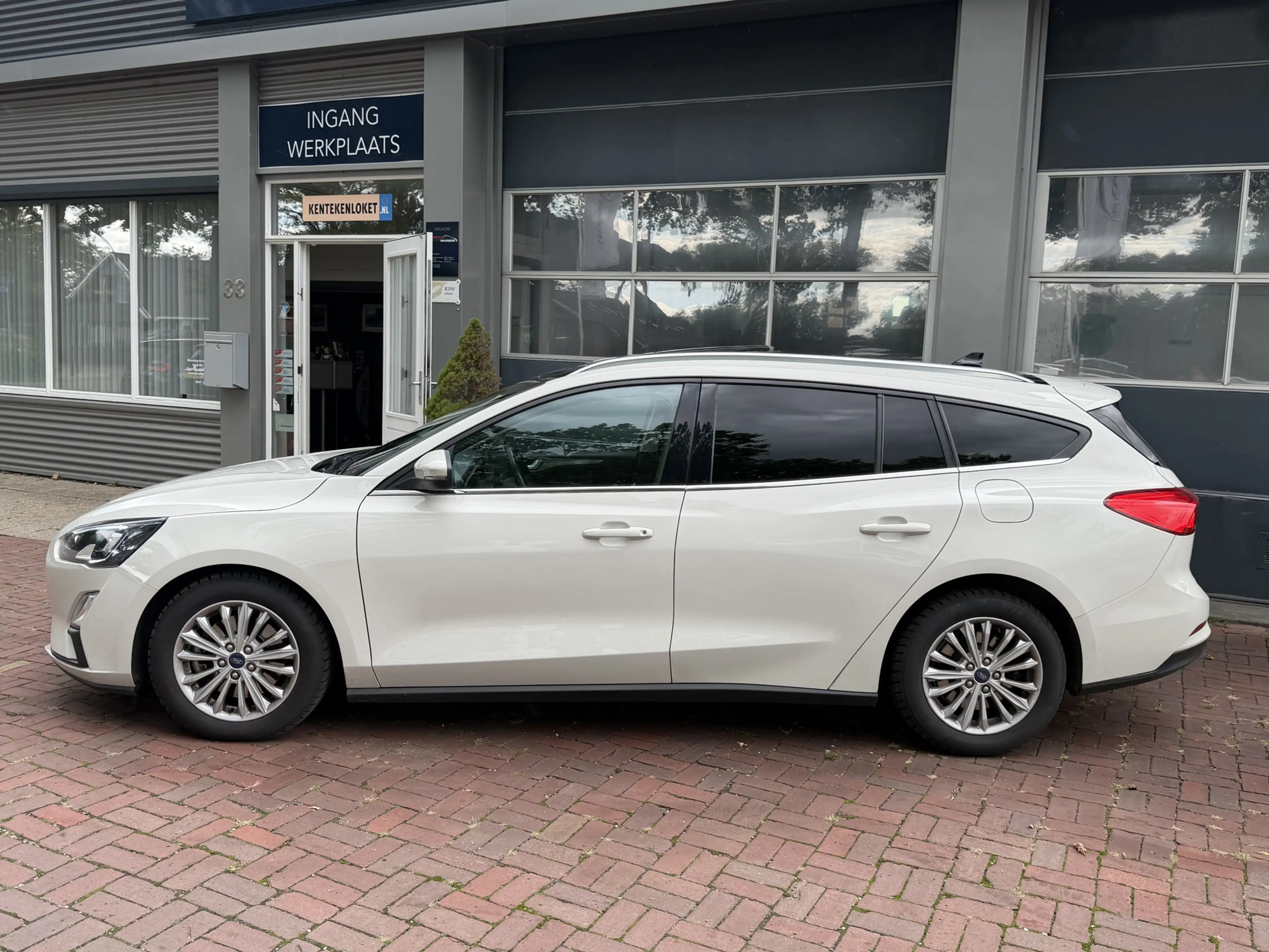 Ford Focus Wagon 1.0 EcoBoost Hybrid Titanium X Business Bj 2 — photo 5