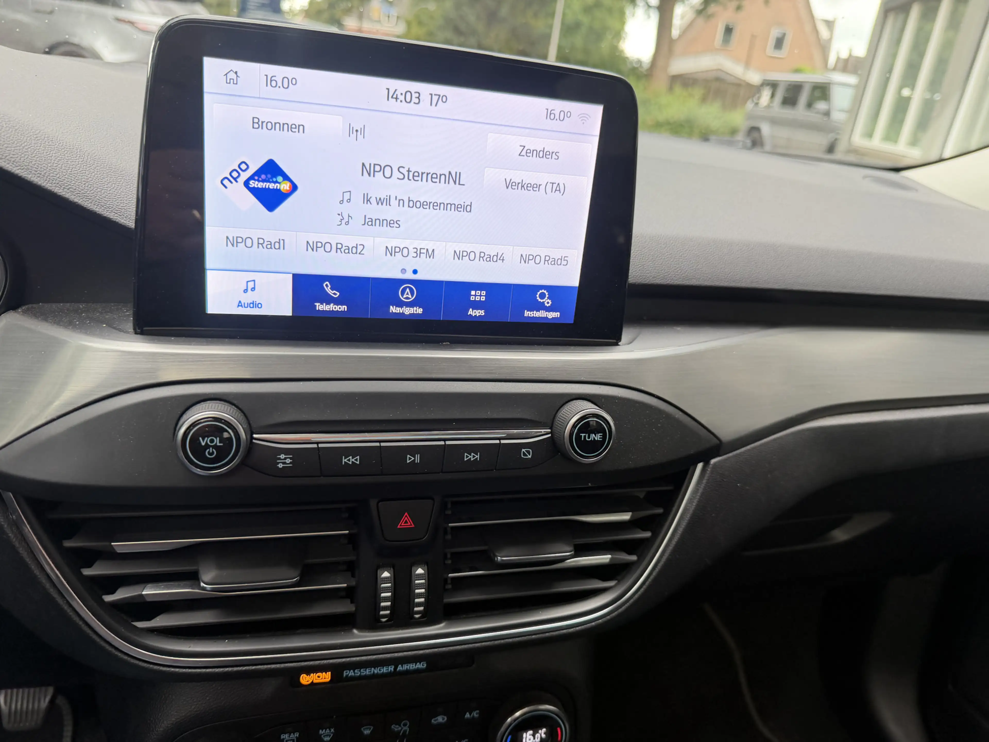 Ford Focus Wagon 1.0 EcoBoost Hybrid Titanium X Business Bj 2 — photo 36