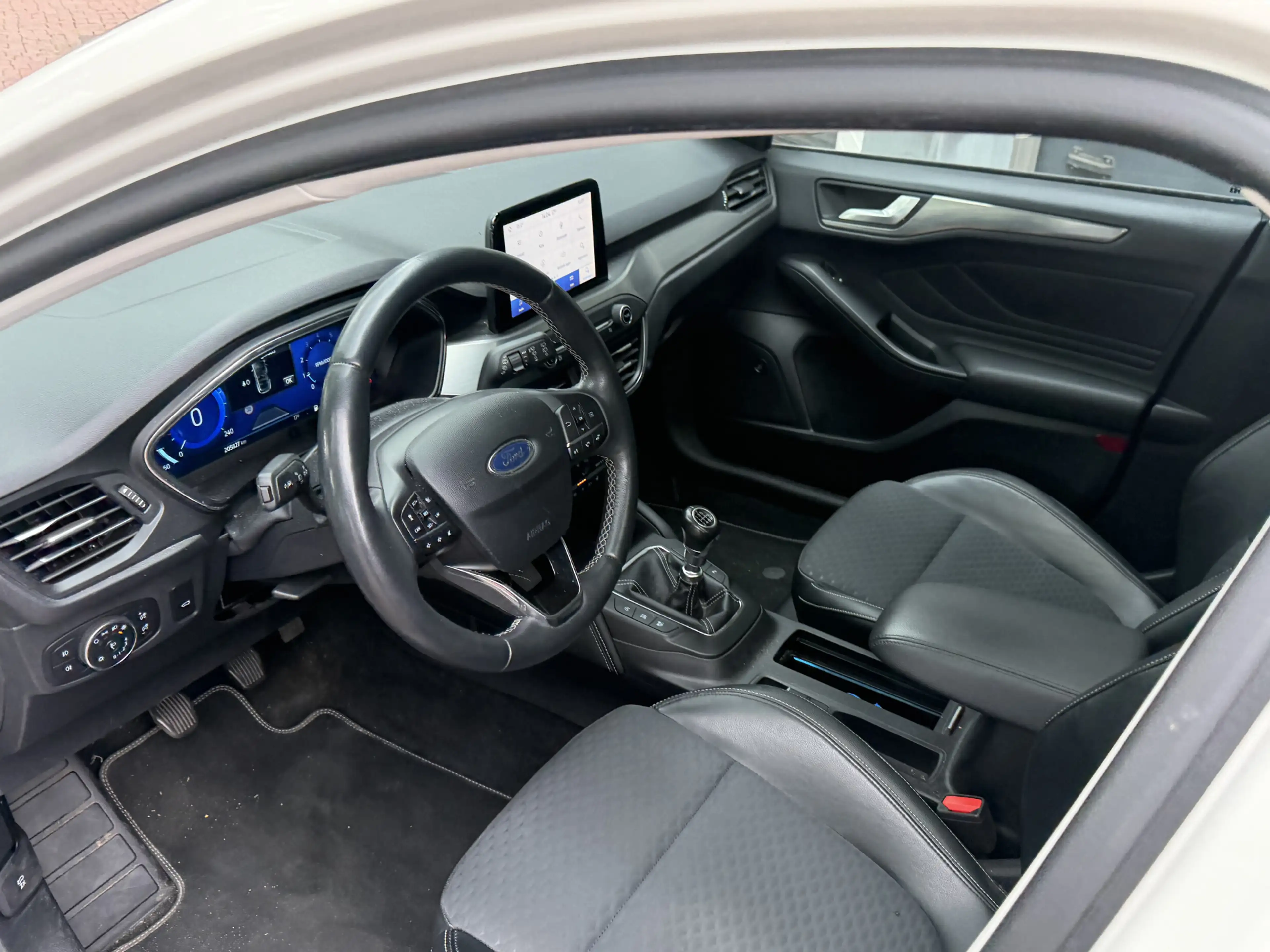Ford Focus Wagon 1.0 EcoBoost Hybrid Titanium X Business Bj 2 — photo 7