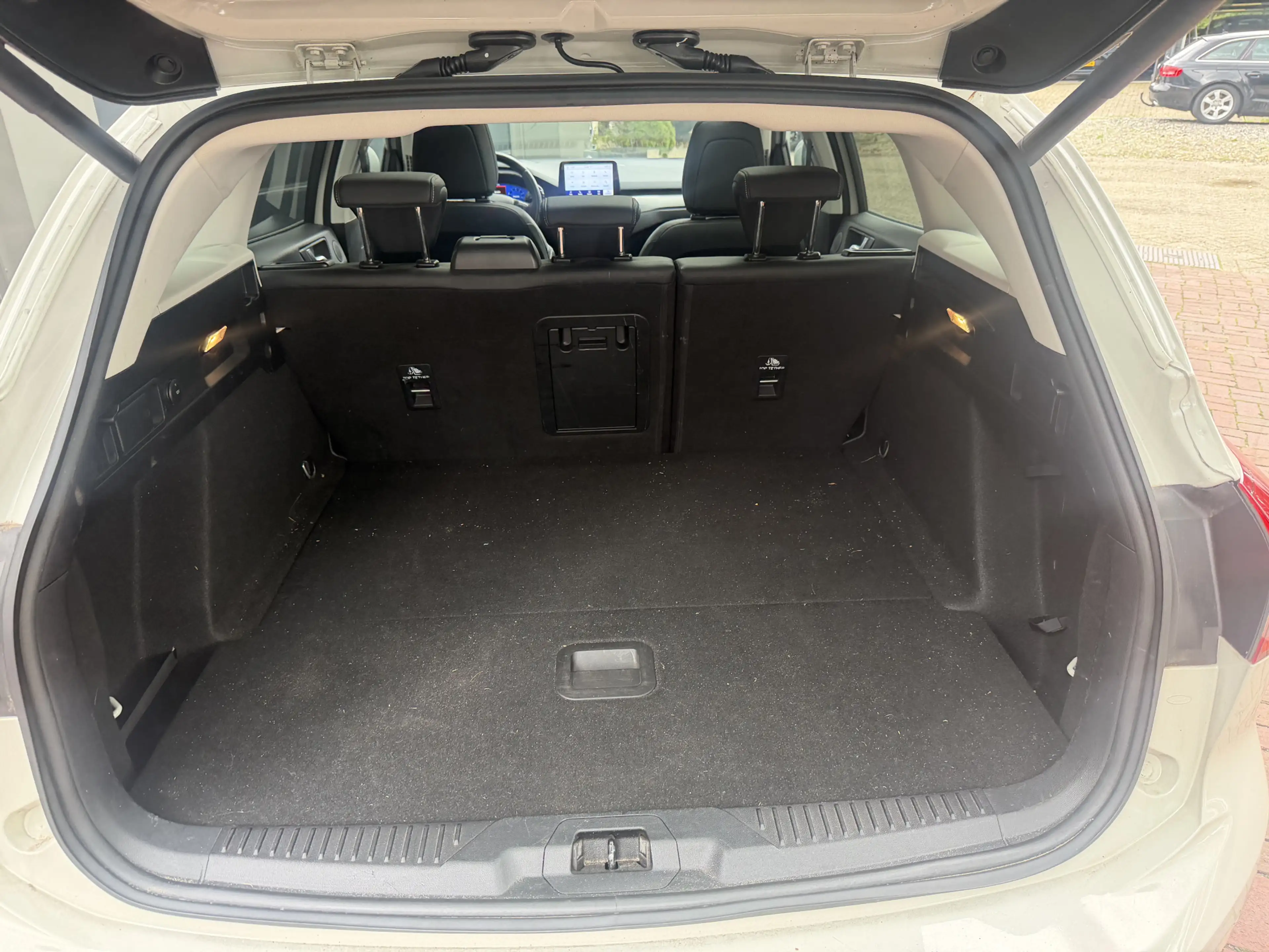 Ford Focus Wagon 1.0 EcoBoost Hybrid Titanium X Business Bj 2 — photo 22