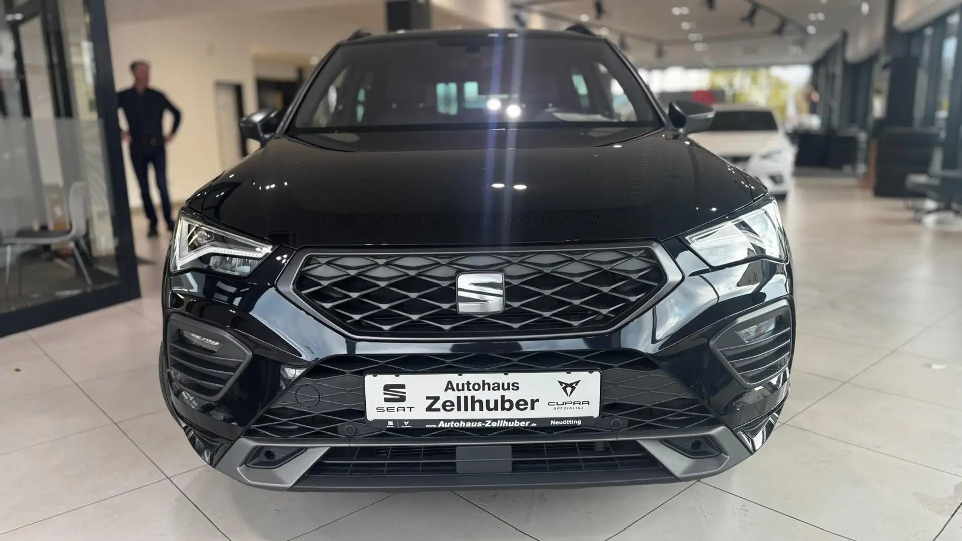 SEAT Ateca 1.5 TSI FR *AHK*Navi*WSS Heizung*LED* Schwarz - 2