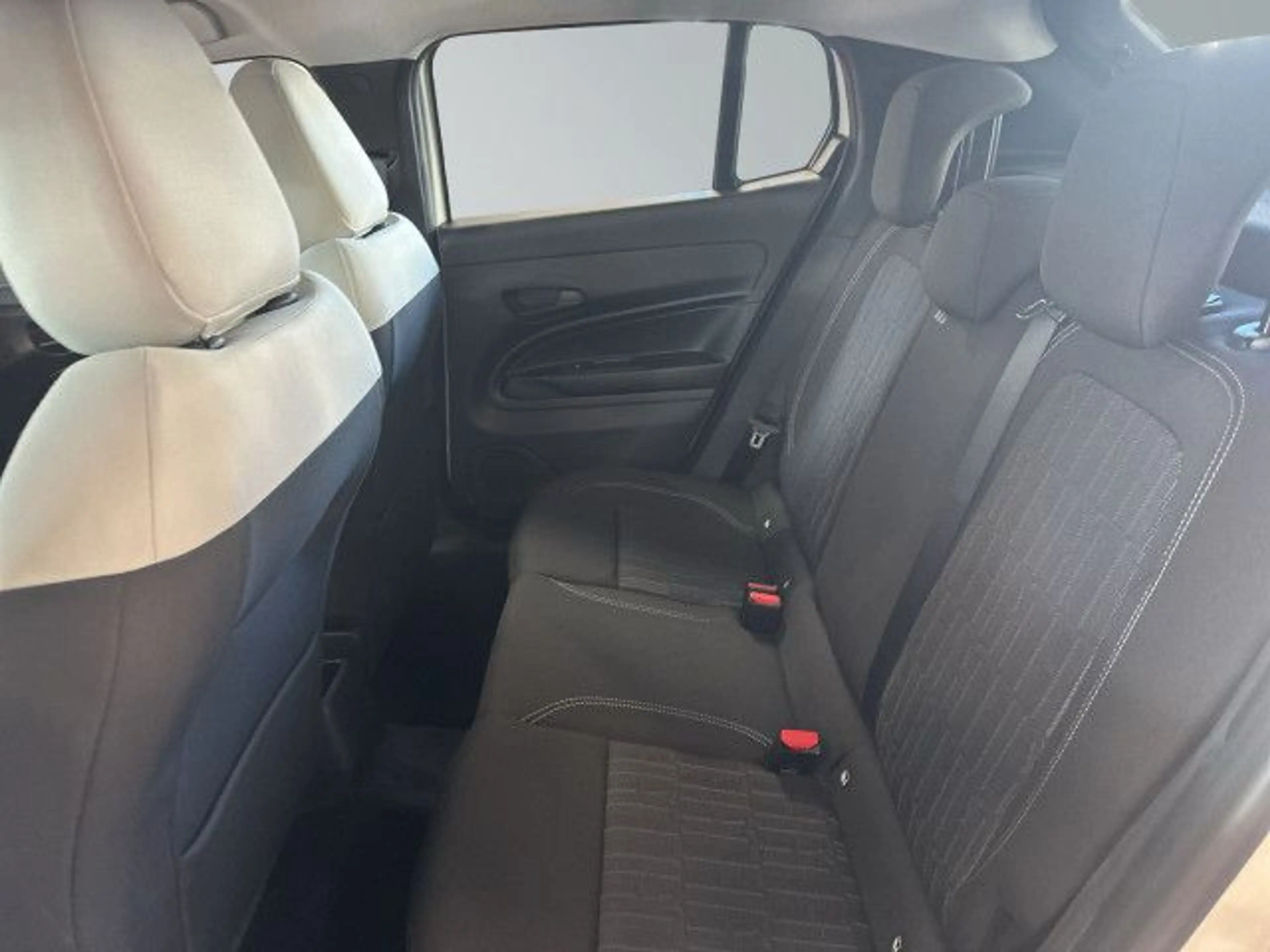 Fiat 600 Fiat  Pop 1.2 T3 MHEV Bluetooth LED Klima — photo 14