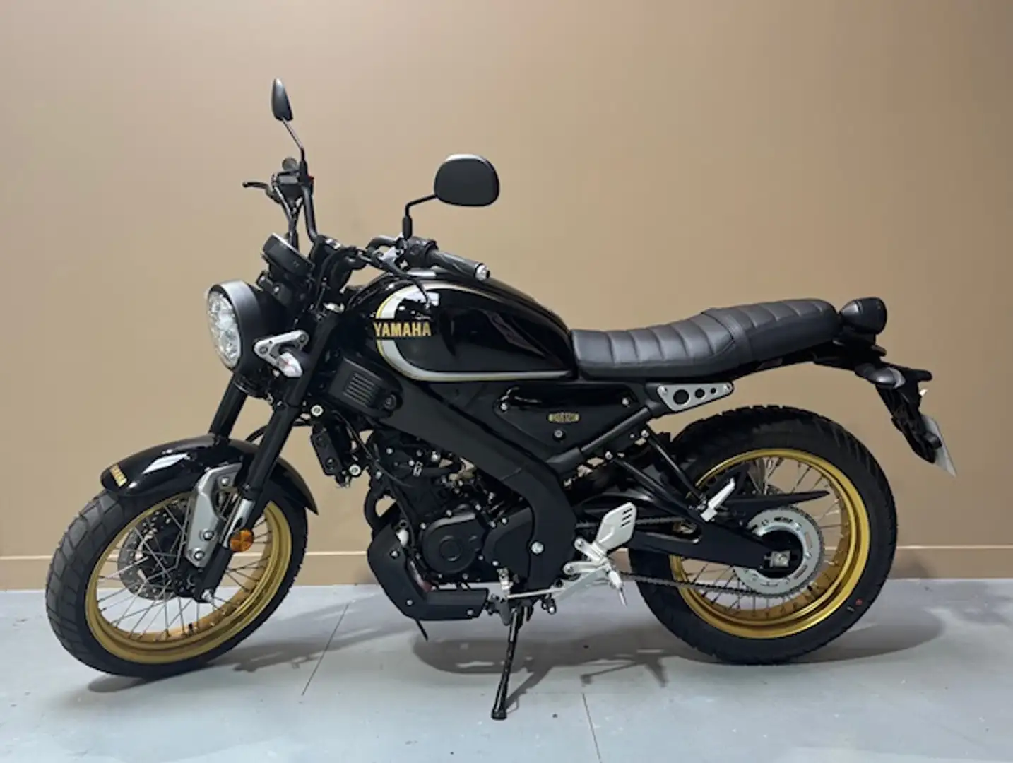 Yamaha XSR 125 Schwarz - 1
