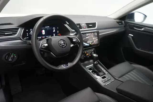 Skoda Superb view 13