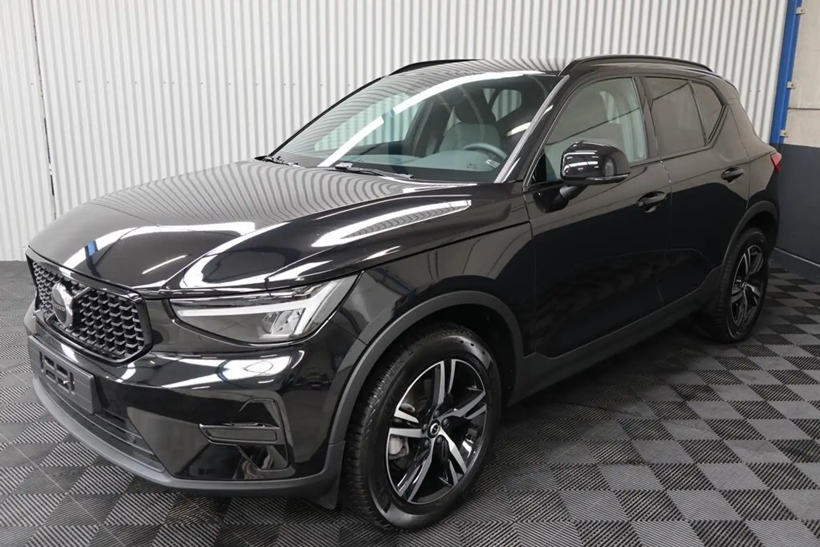 Volvo XC40 B3 Benzine Mild-Hybrid Plus Dark Google Camera Schwarz - 1