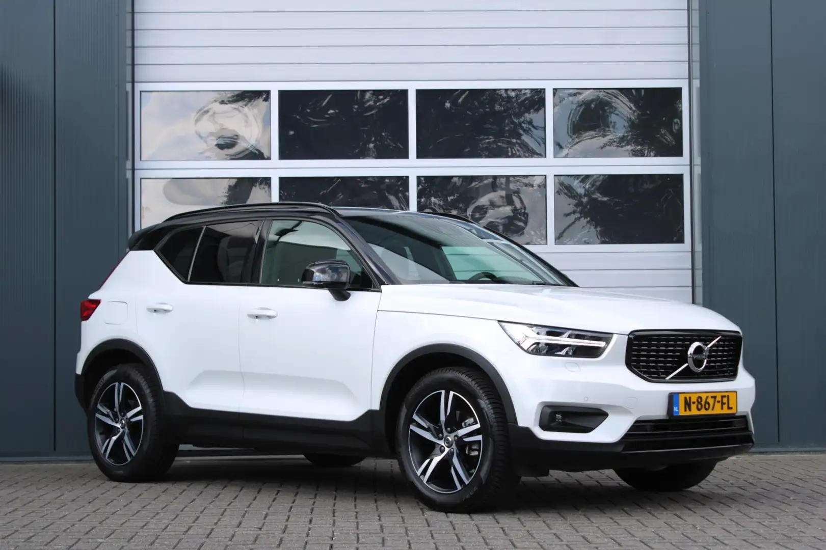 Volvo XC40 1.5 T3 Inscription Automaat 163pk Lane.Assist/Keyl Wit - 1