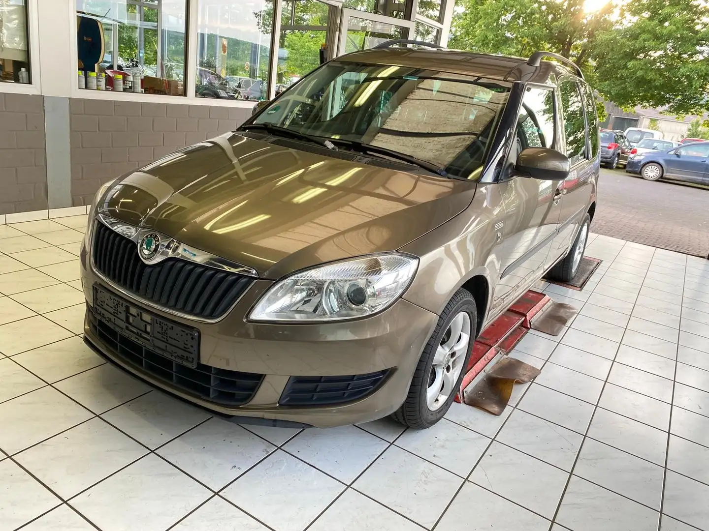 Skoda Roomster Family / Sitzheizung / AHK / PDC / Klimaautomatik Braun - 2