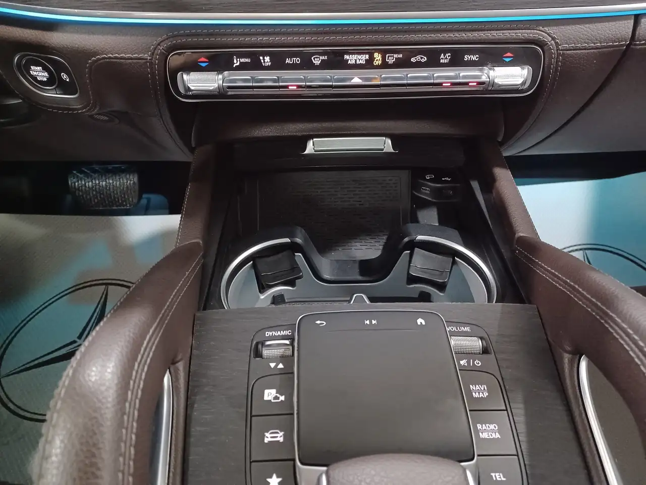 Mercedes-Benz GLE снимка Mercedes-Benz GLE