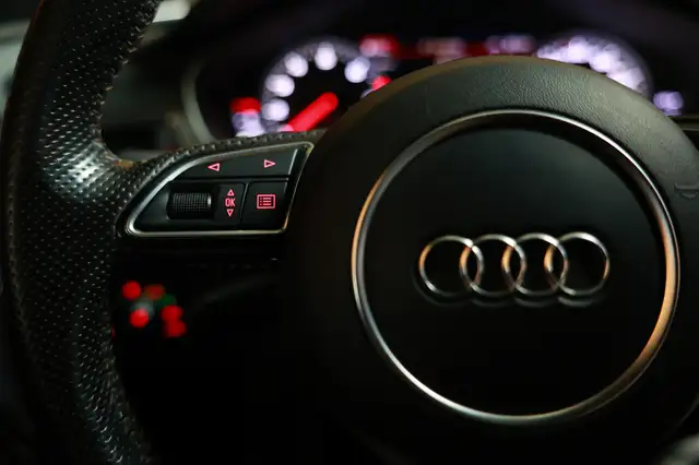 Audi A6 view 16