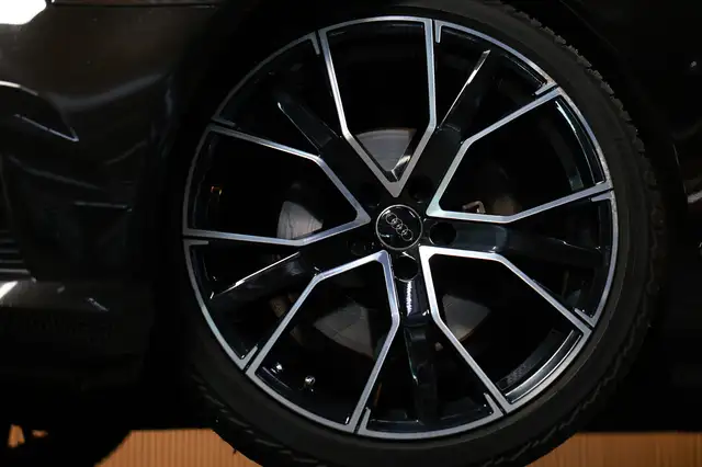 Audi A6 view 4