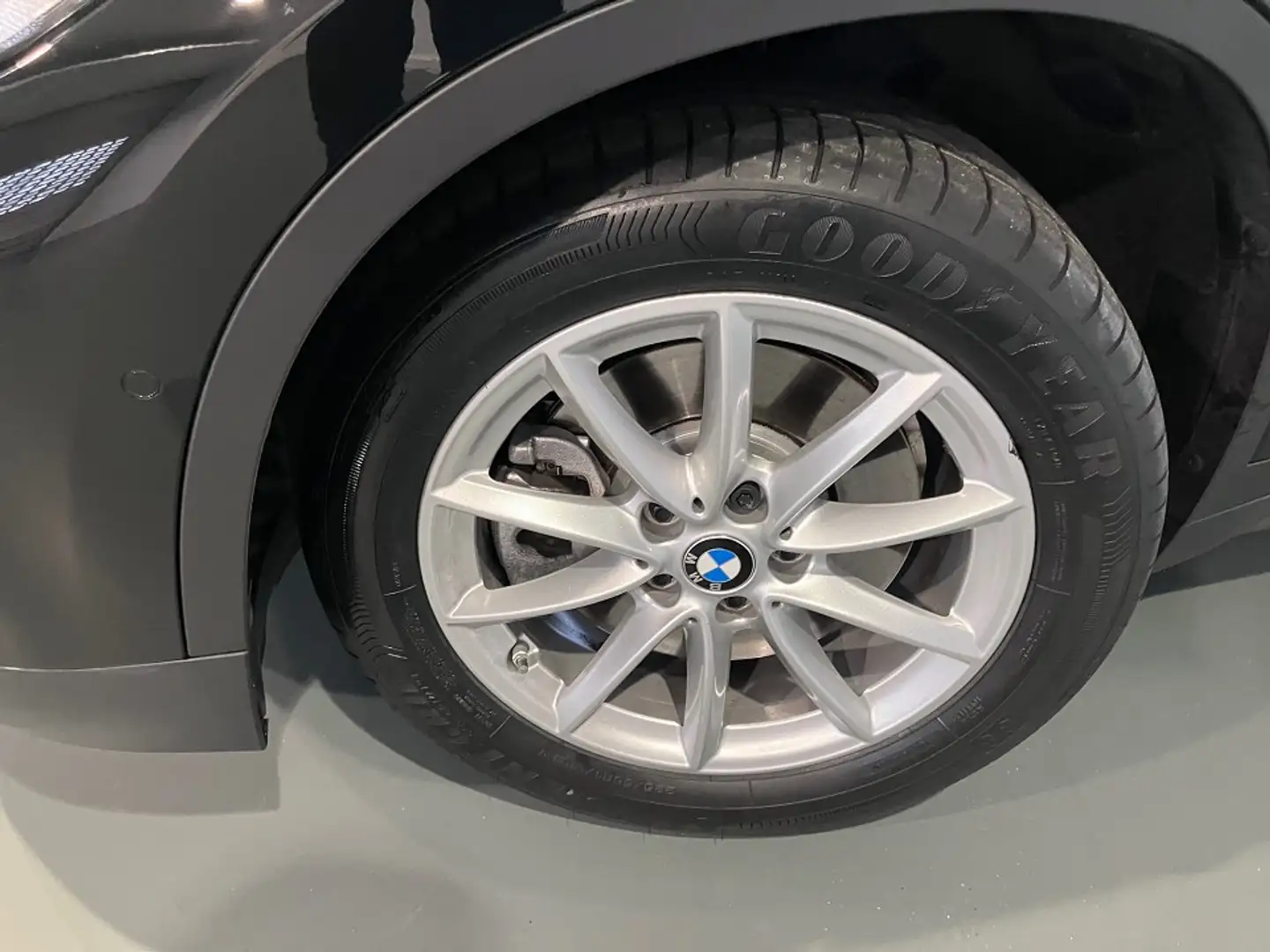BMW X1 xDrive25e Advantage Automatik - Navi/ Headup / Sit Black - 2