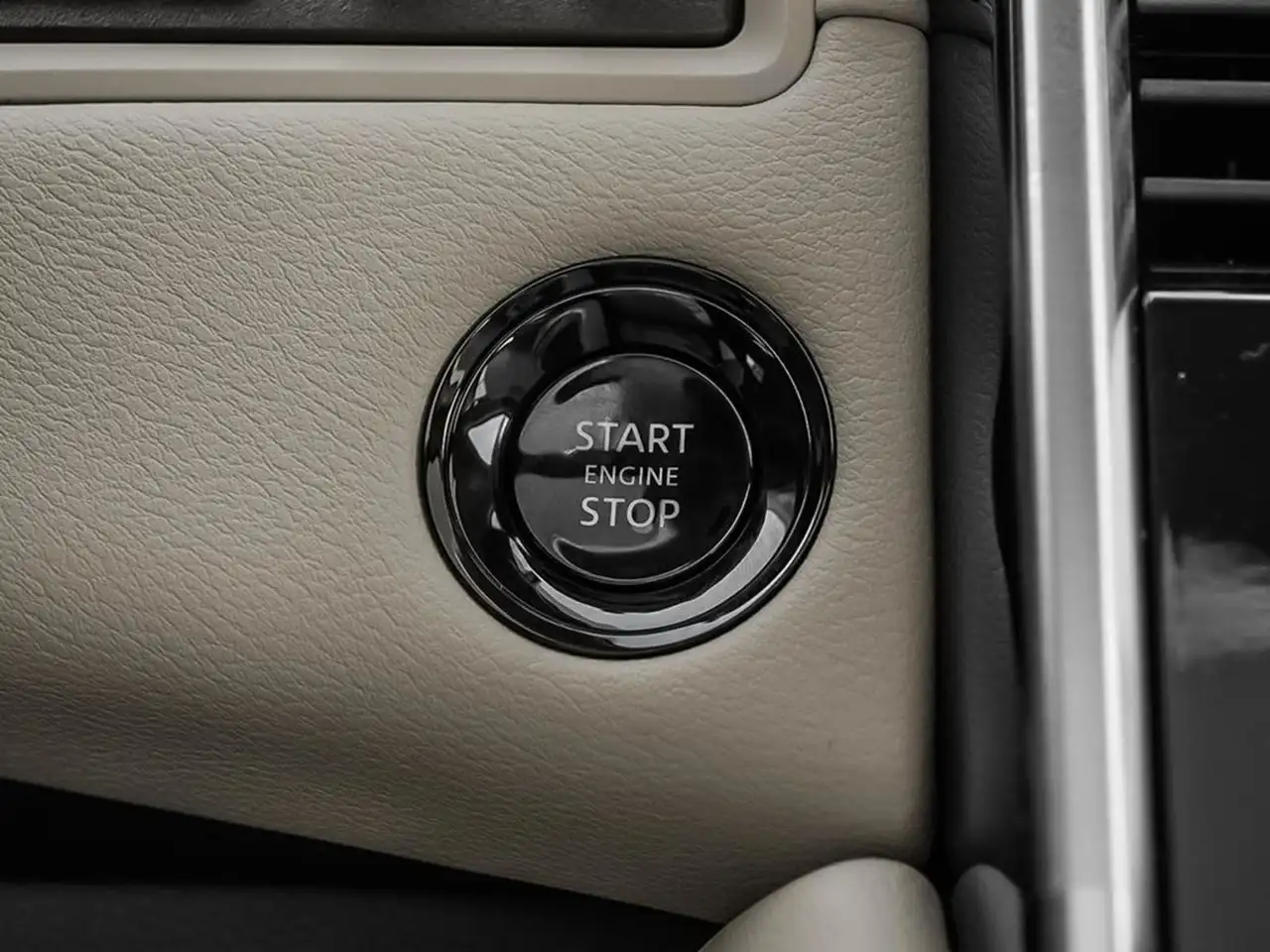 Nissan Armada снимка Nissan Armada