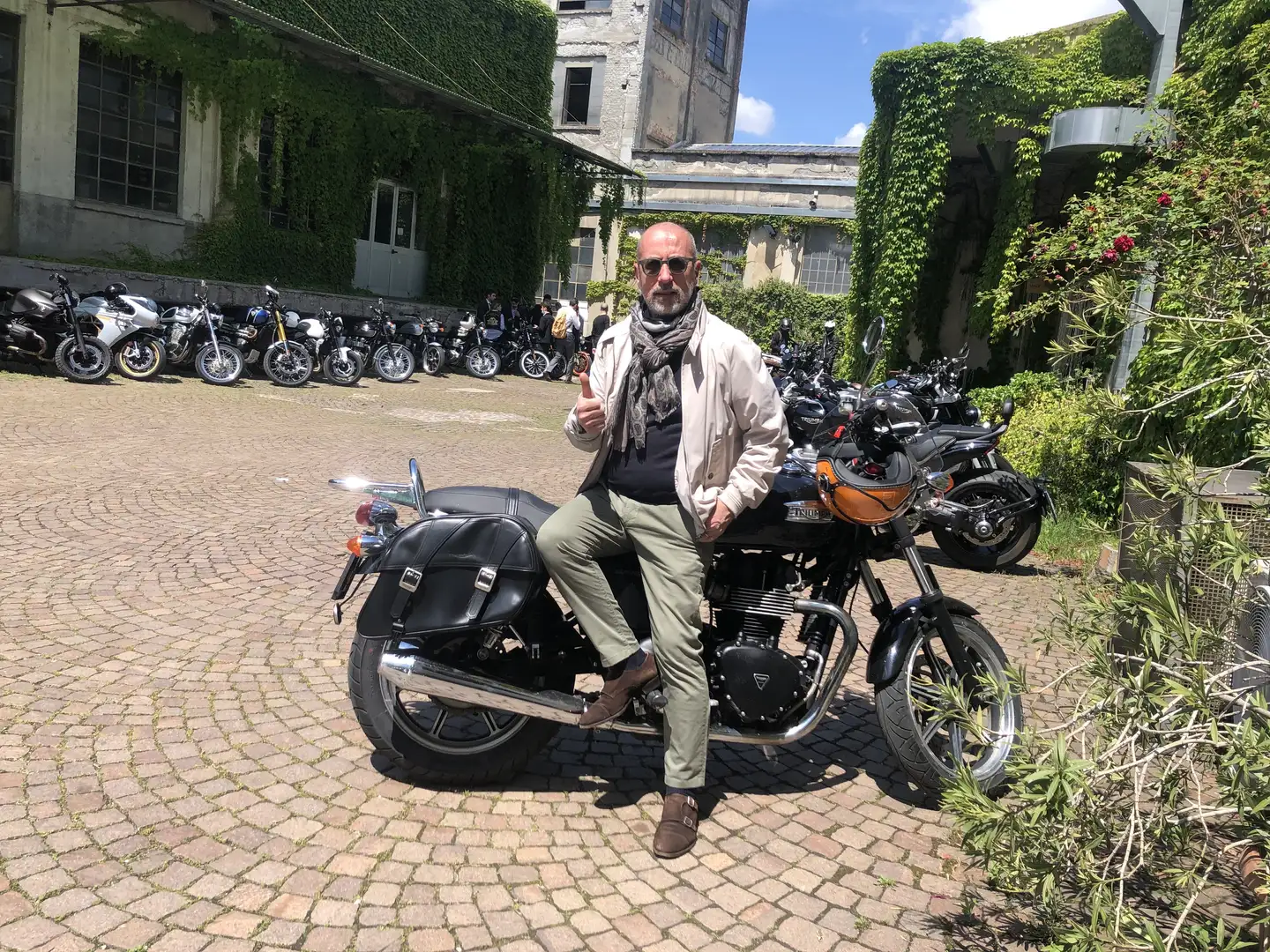 Triumph Bonneville T100 Černá - 2