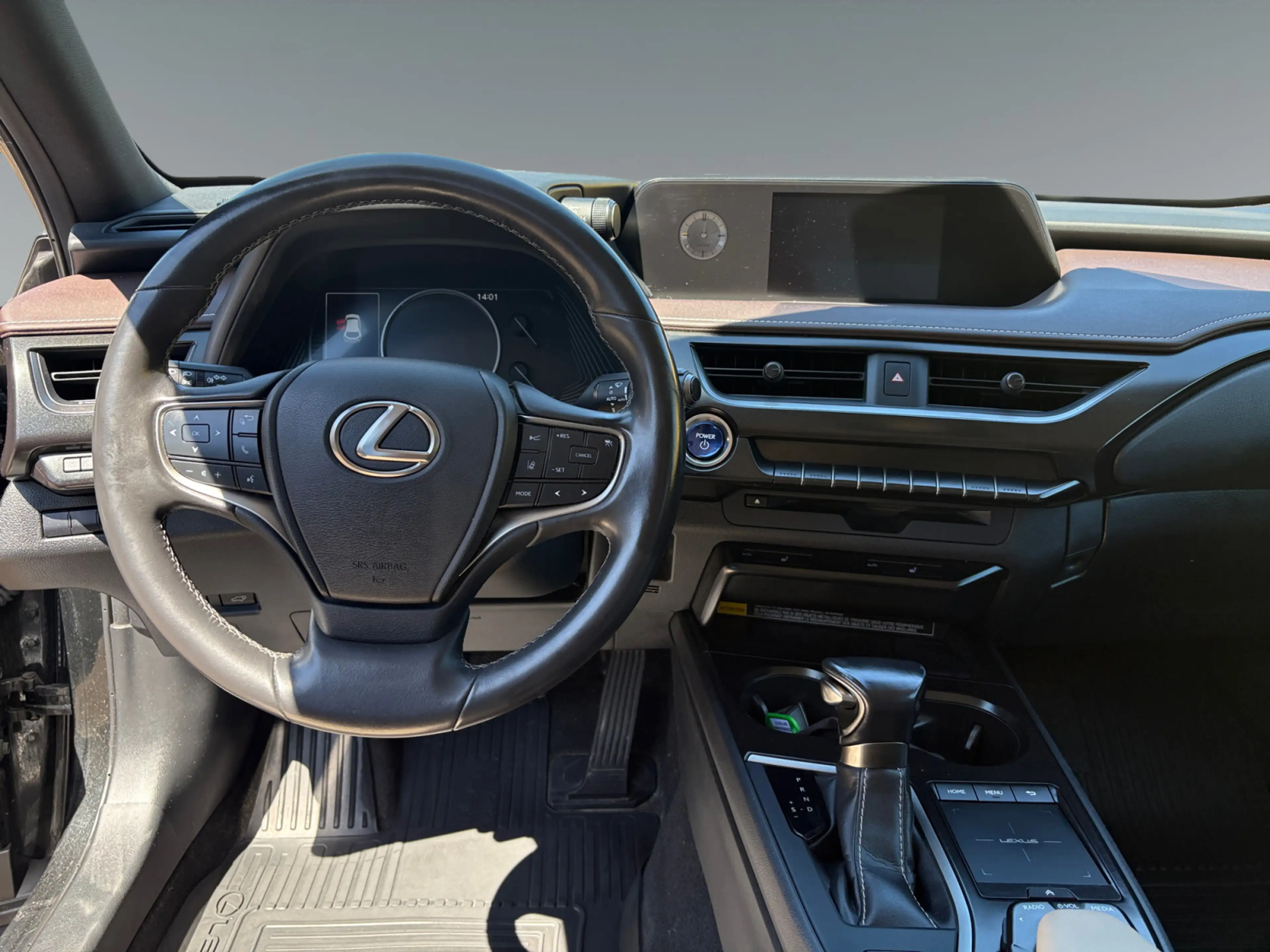 Lexus UX 250h 4x4, Advanced 8-fach bereift! — photo 10