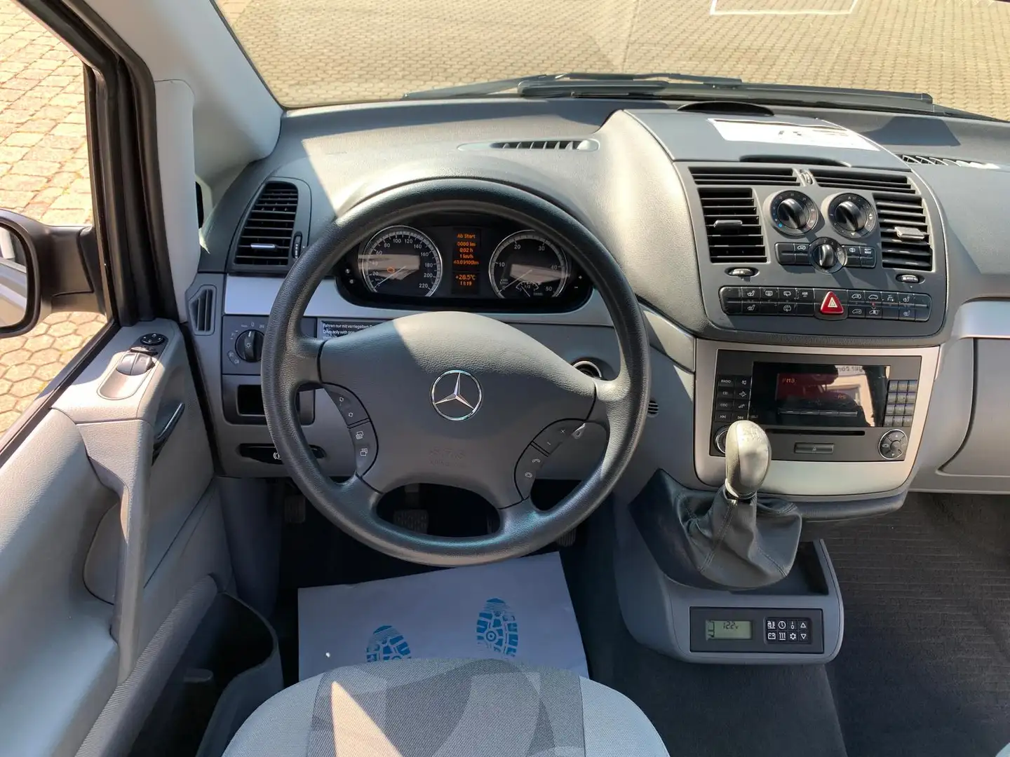 Mercedes-Benz Viano Mercedes Viano Marco Polo Beige - 2